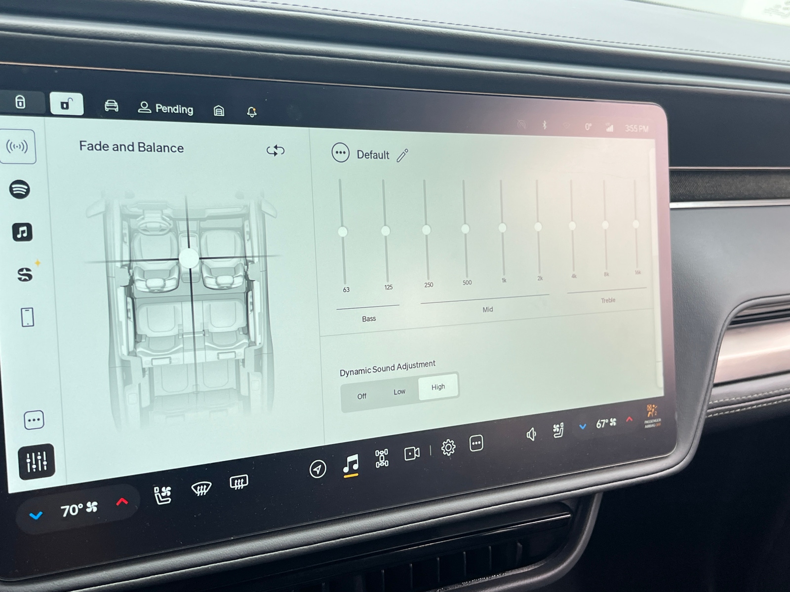 Thumbnail: 2025 Rivian R1S - 3