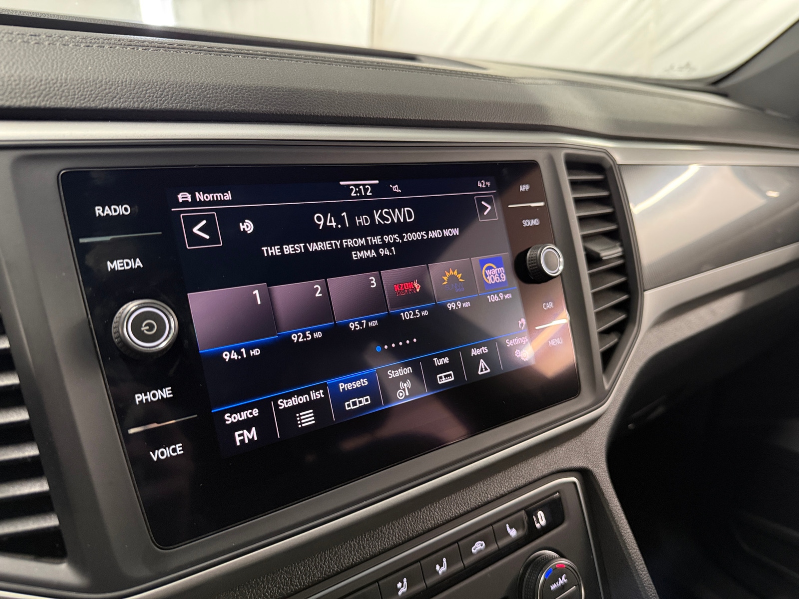 Thumbnail: 2021 Volkswagen Atlas - 3