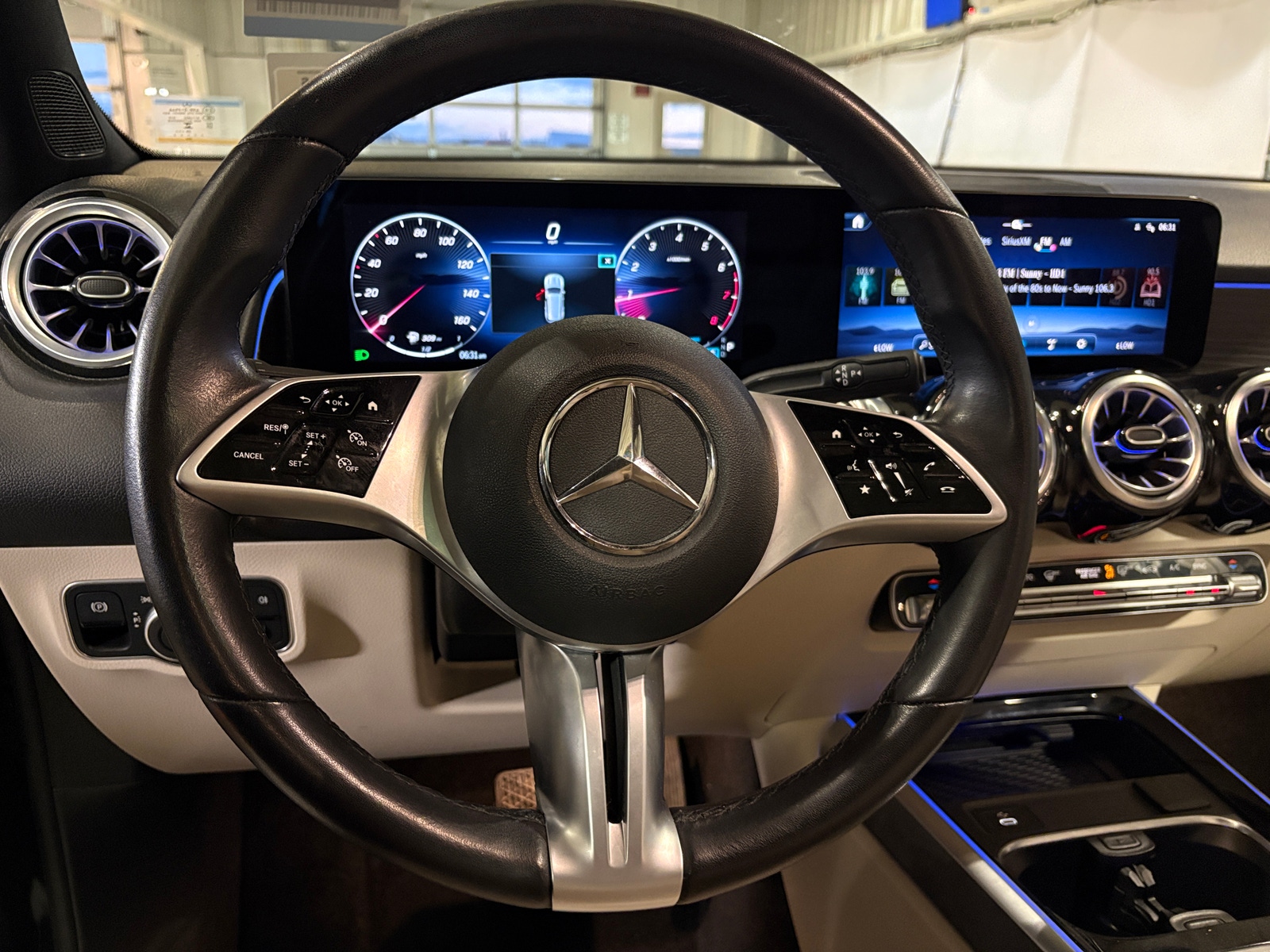 Thumbnail: 2025 Mercedes-Benz GLB - 4