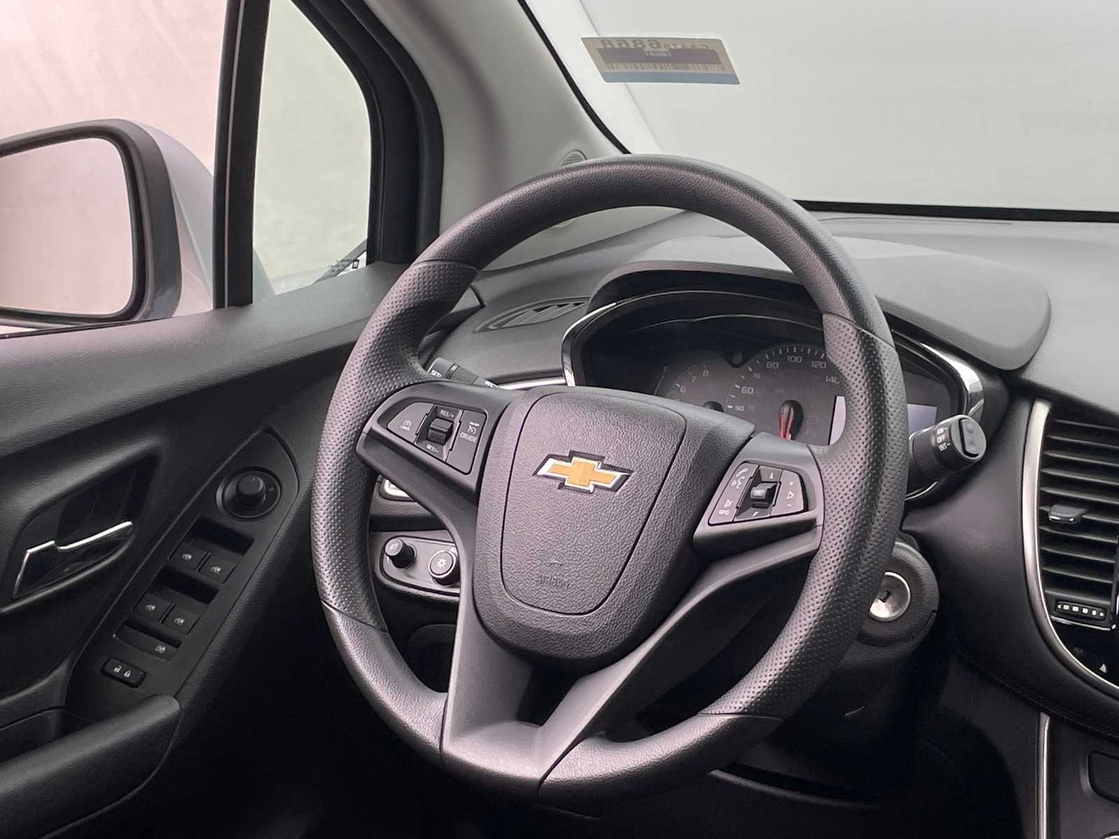 Thumbnail: 2017 Chevrolet Trax - 5