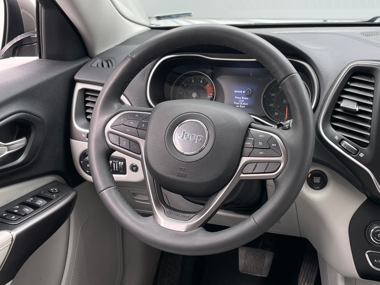 Thumbnail: 2021 Jeep Cherokee - 4