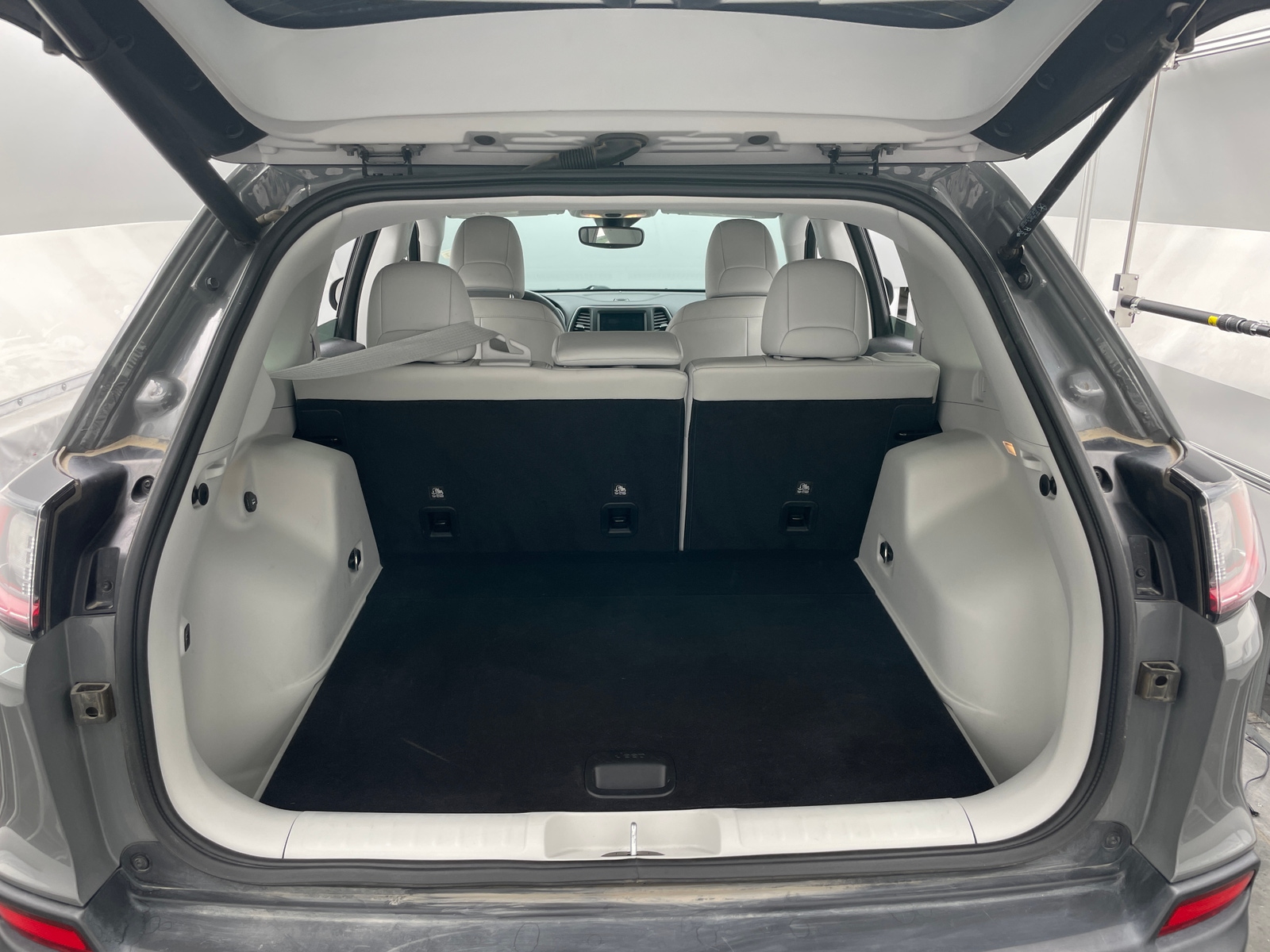 Thumbnail: 2021 Jeep Cherokee - 6