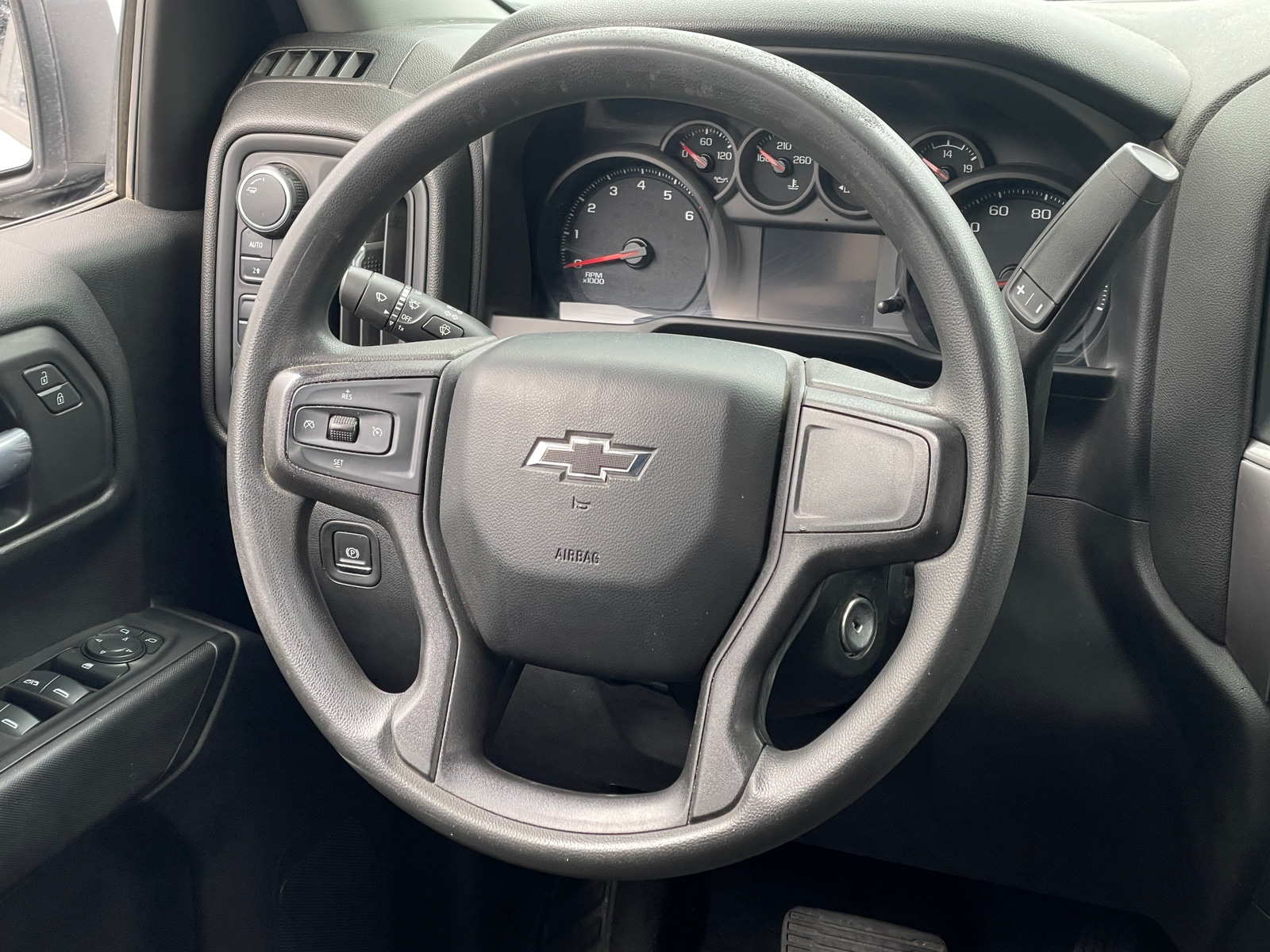 Thumbnail: 2021 Chevrolet Silverado 1500 - 5