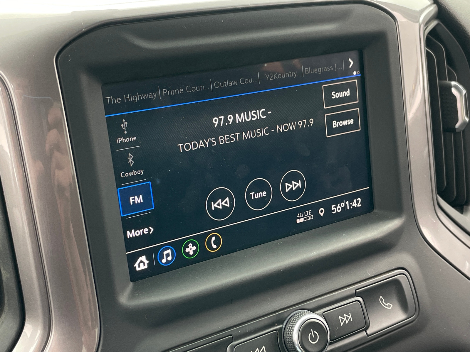 Thumbnail: 2021 Chevrolet Silverado 1500 - 4