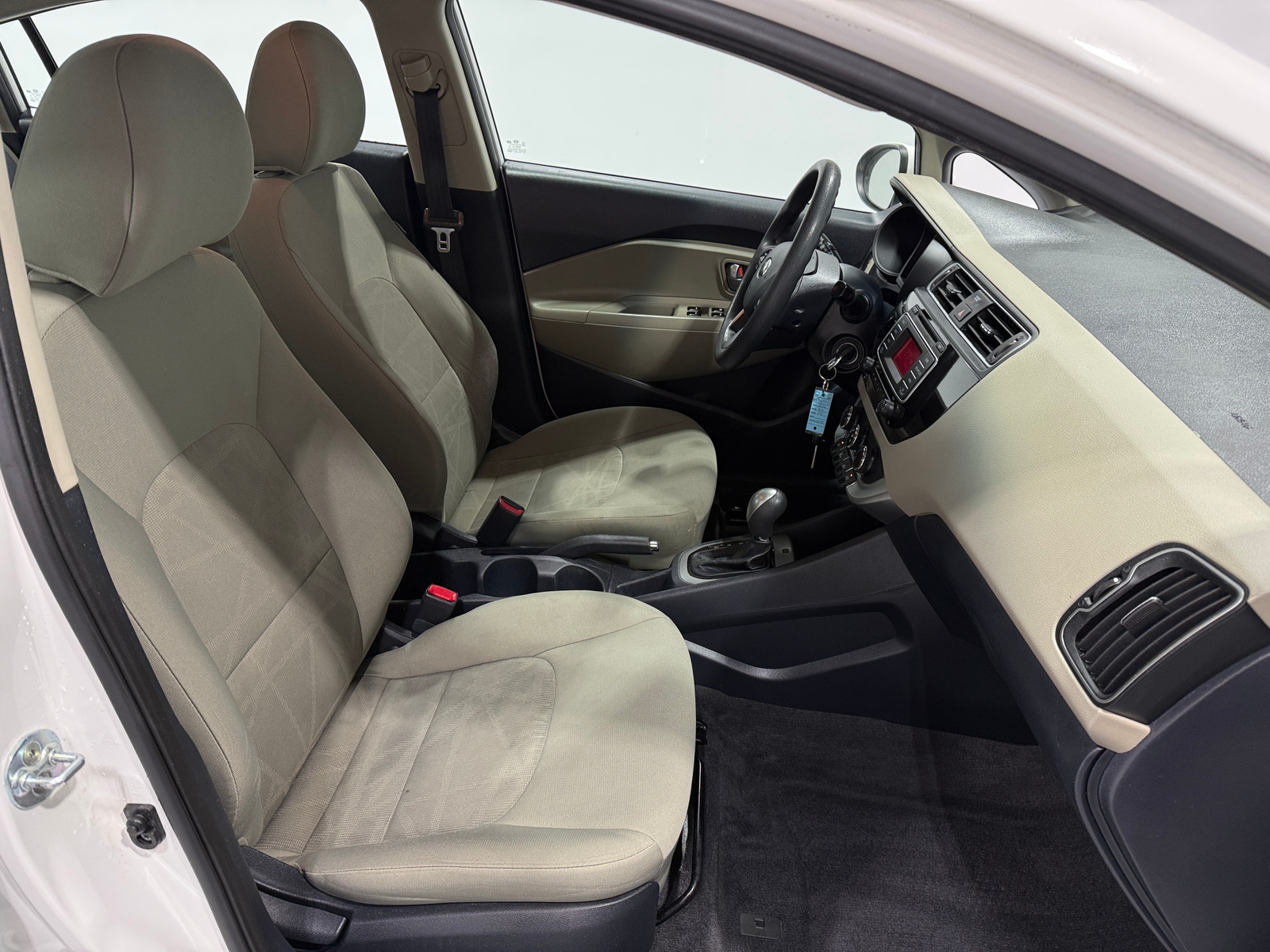 Thumbnail: 2016 Kia Rio - 2