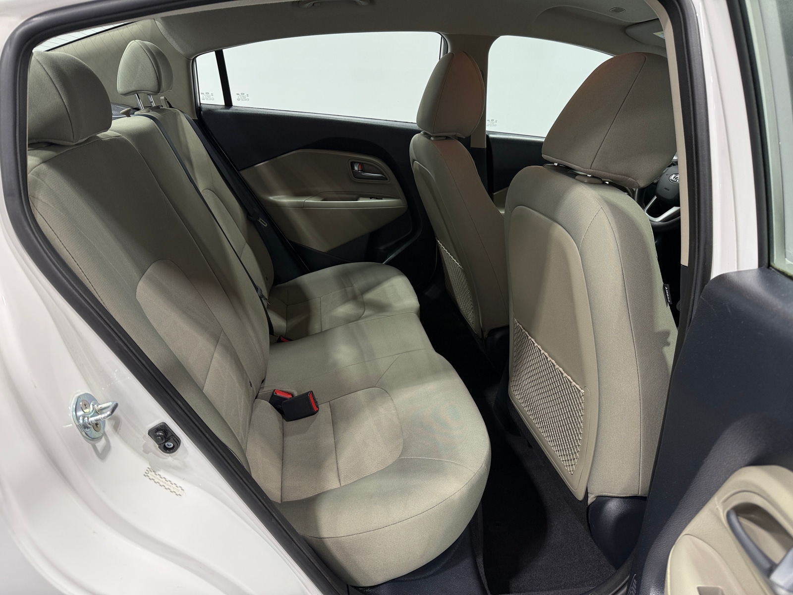 Thumbnail: 2016 Kia Rio - 6