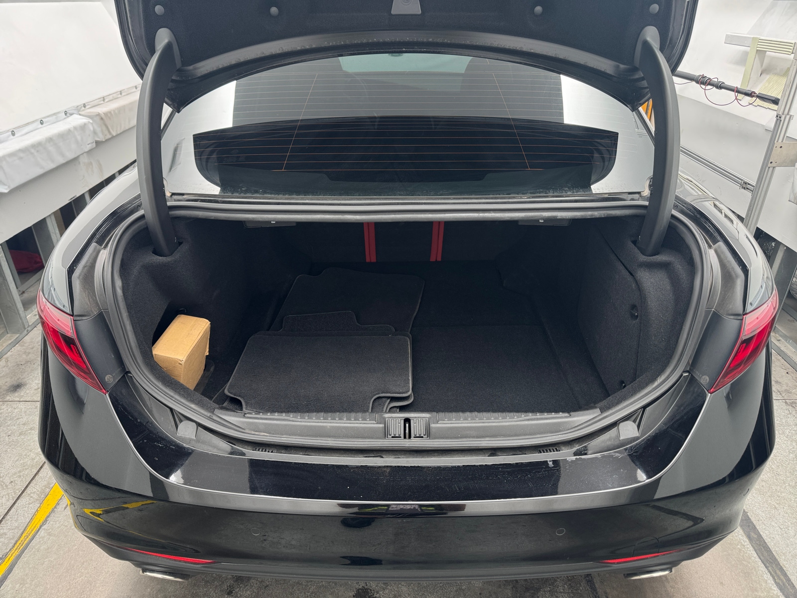 Thumbnail: 2020 Alfa Romeo Giulia - 6