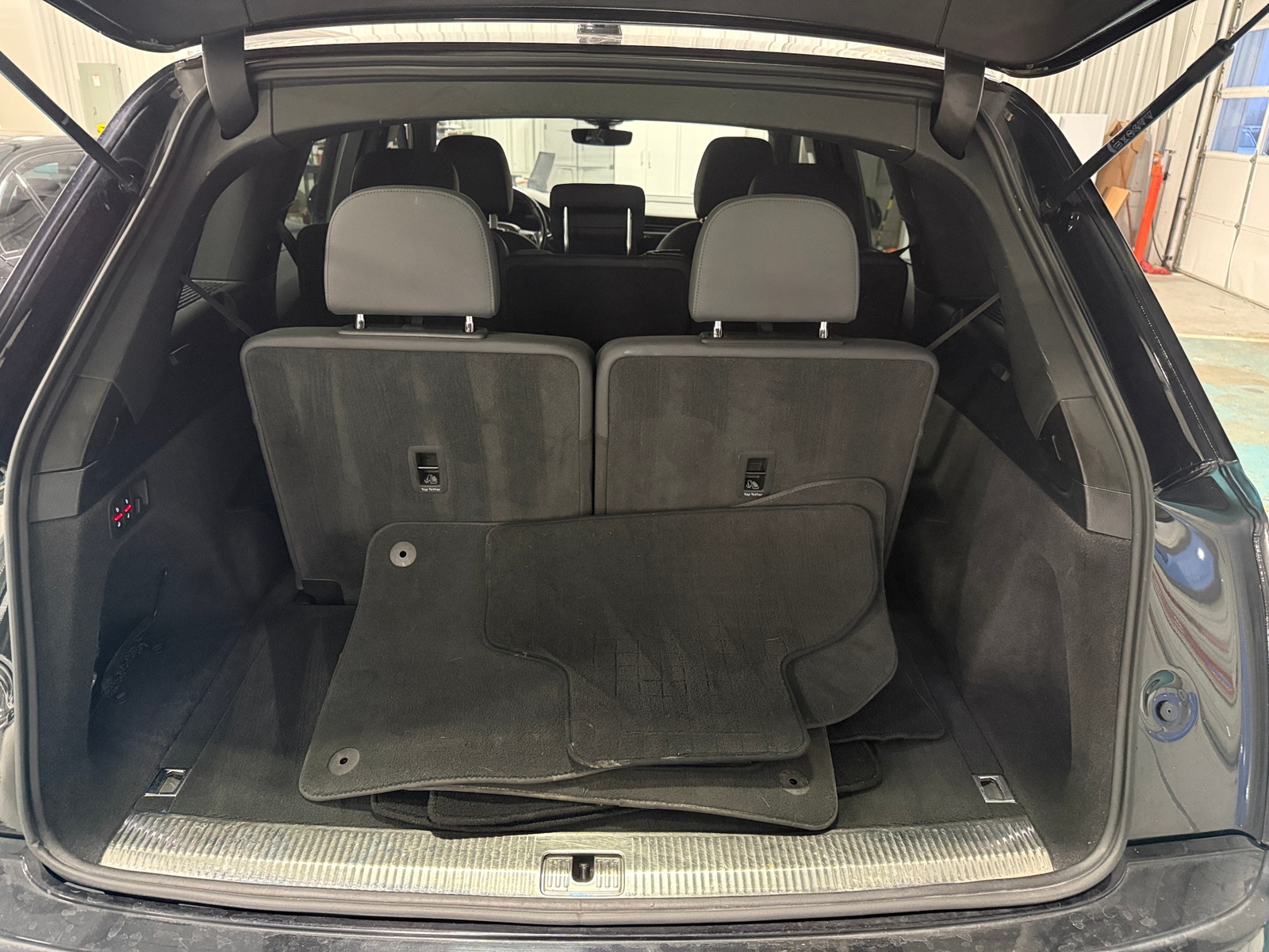 Thumbnail: 2021 Audi Q7 - 6