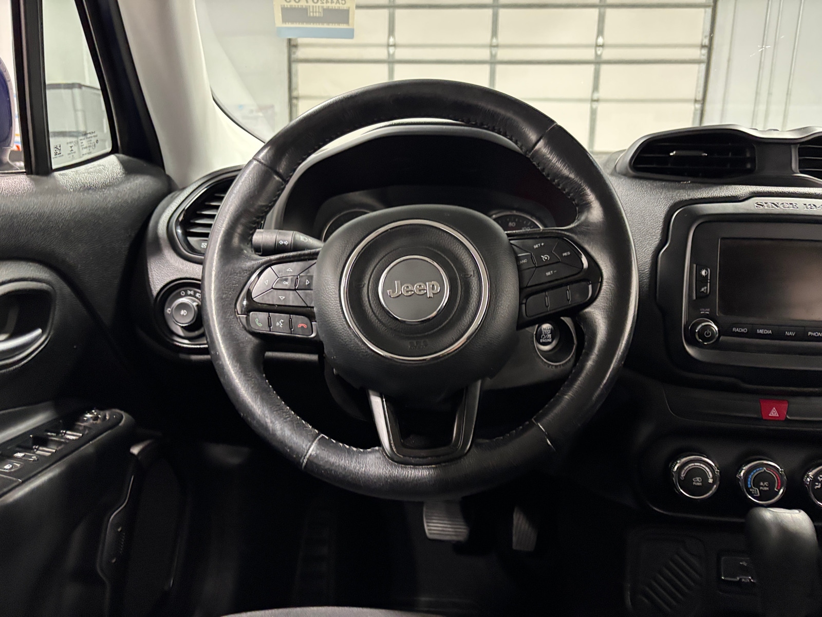 Thumbnail: 2017 Jeep Renegade - 5