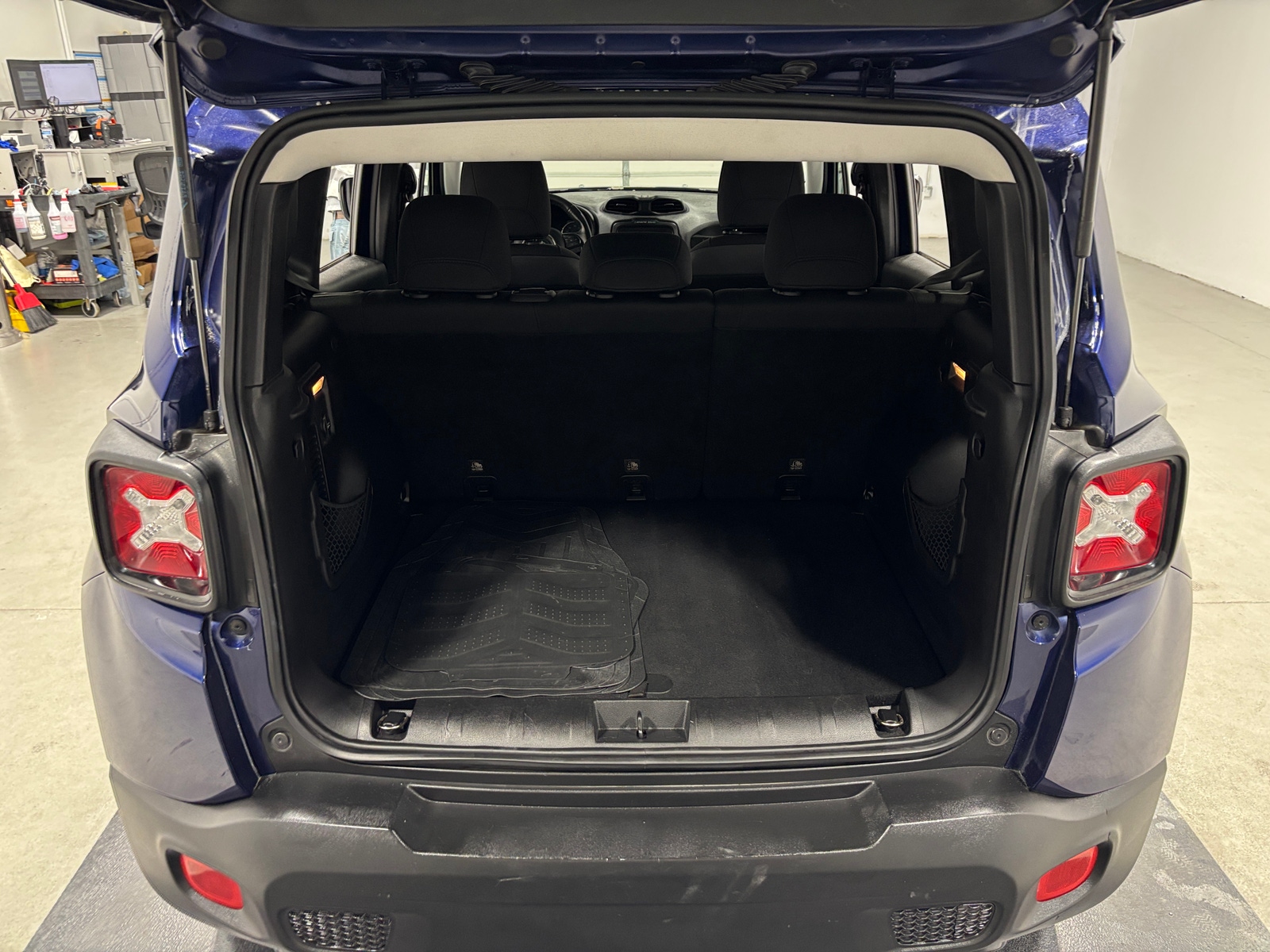 Thumbnail: 2017 Jeep Renegade - 7