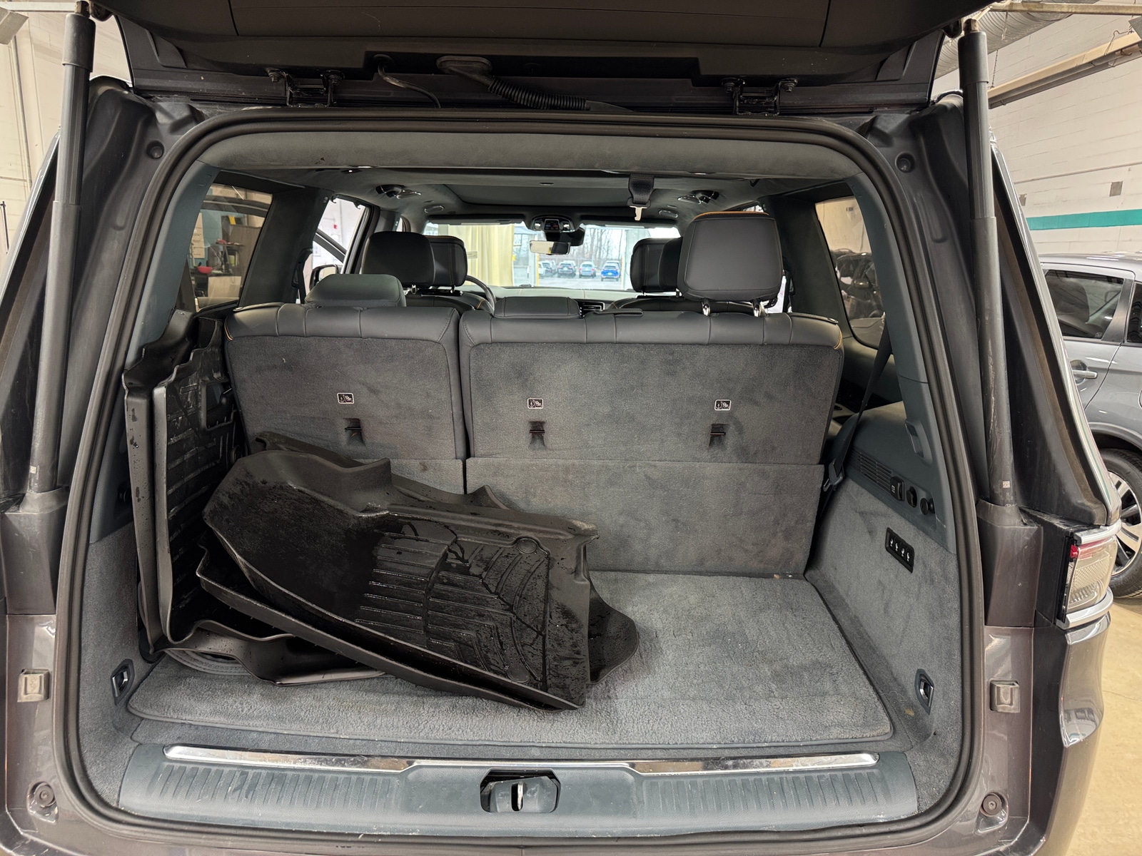 Thumbnail: 2022 Jeep Grand Wagoneer - 6