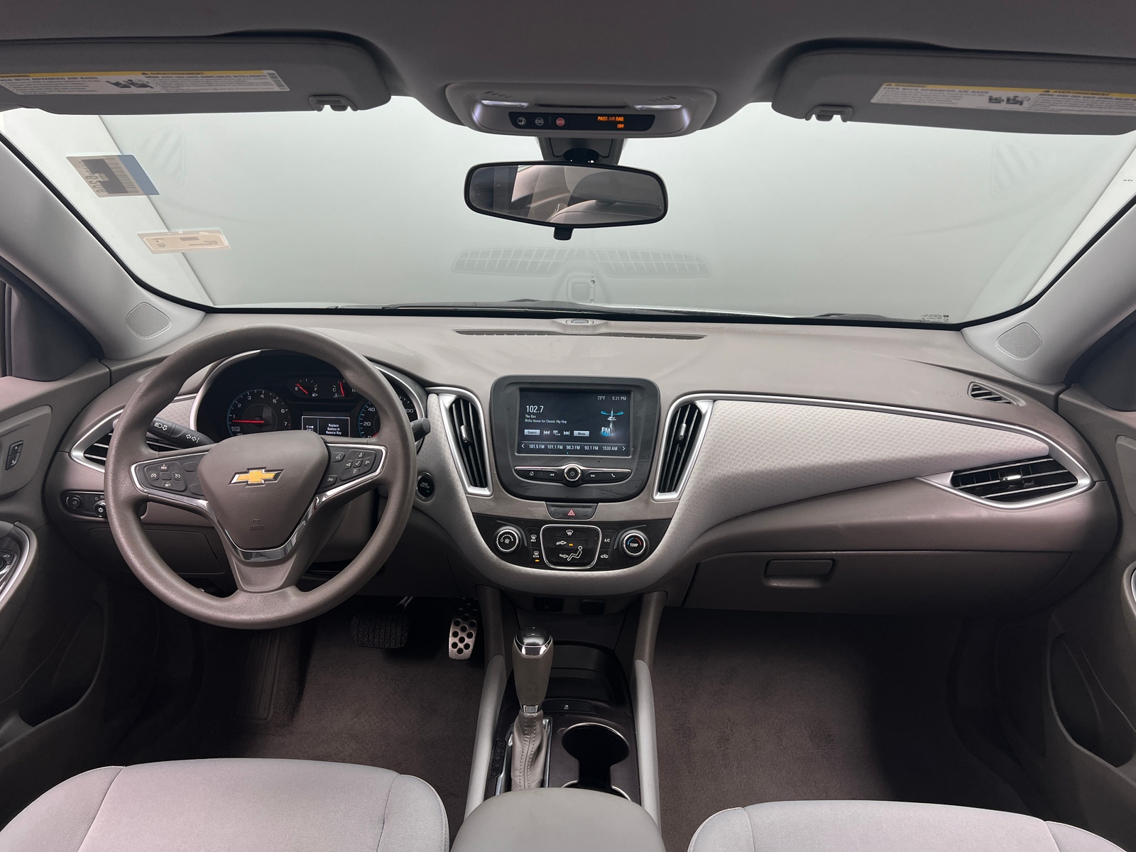 Thumbnail: 2017 Chevrolet Malibu - 3