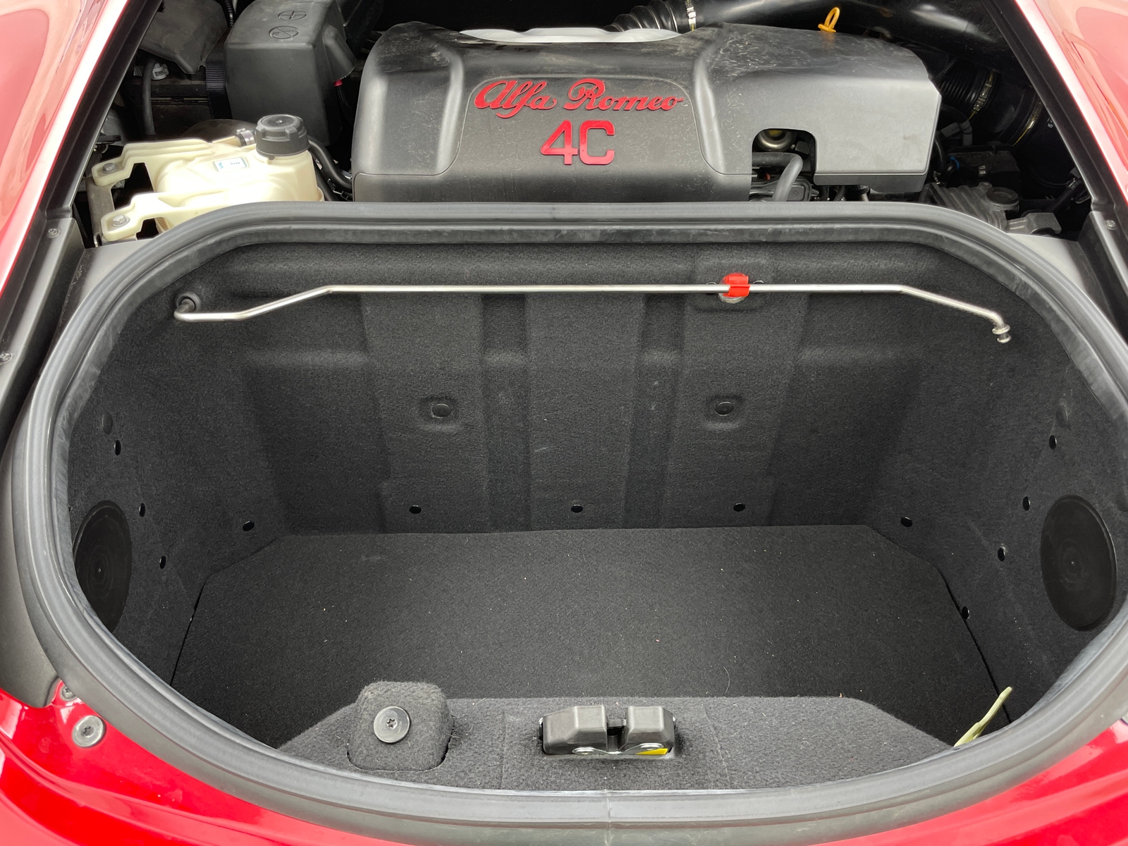 Thumbnail: 2016 Alfa Romeo 4C - 6