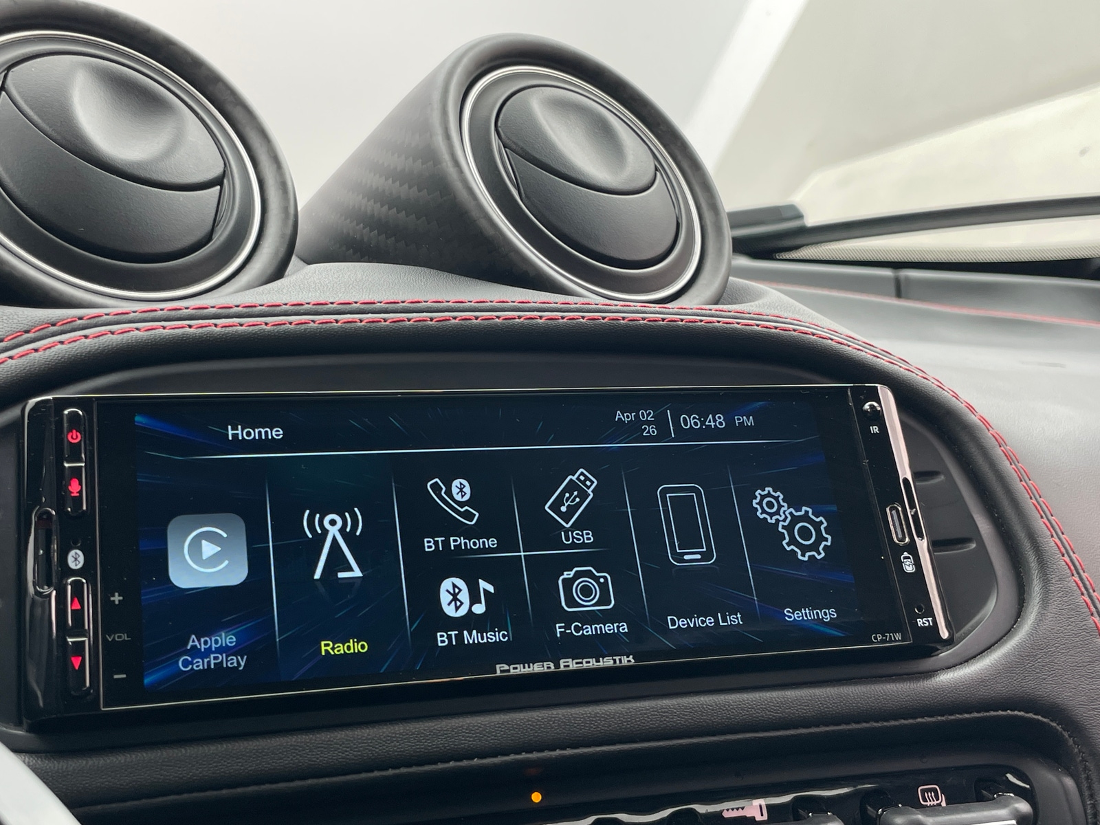 Thumbnail: 2016 Alfa Romeo 4C - 4