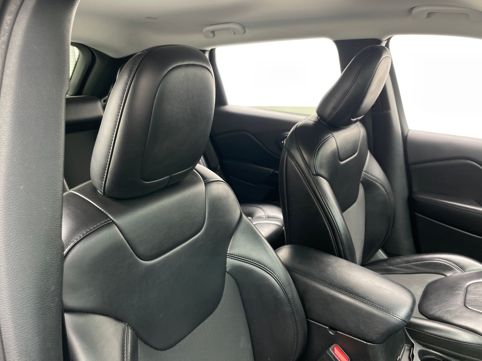 Thumbnail: 2019 Jeep Cherokee - 2