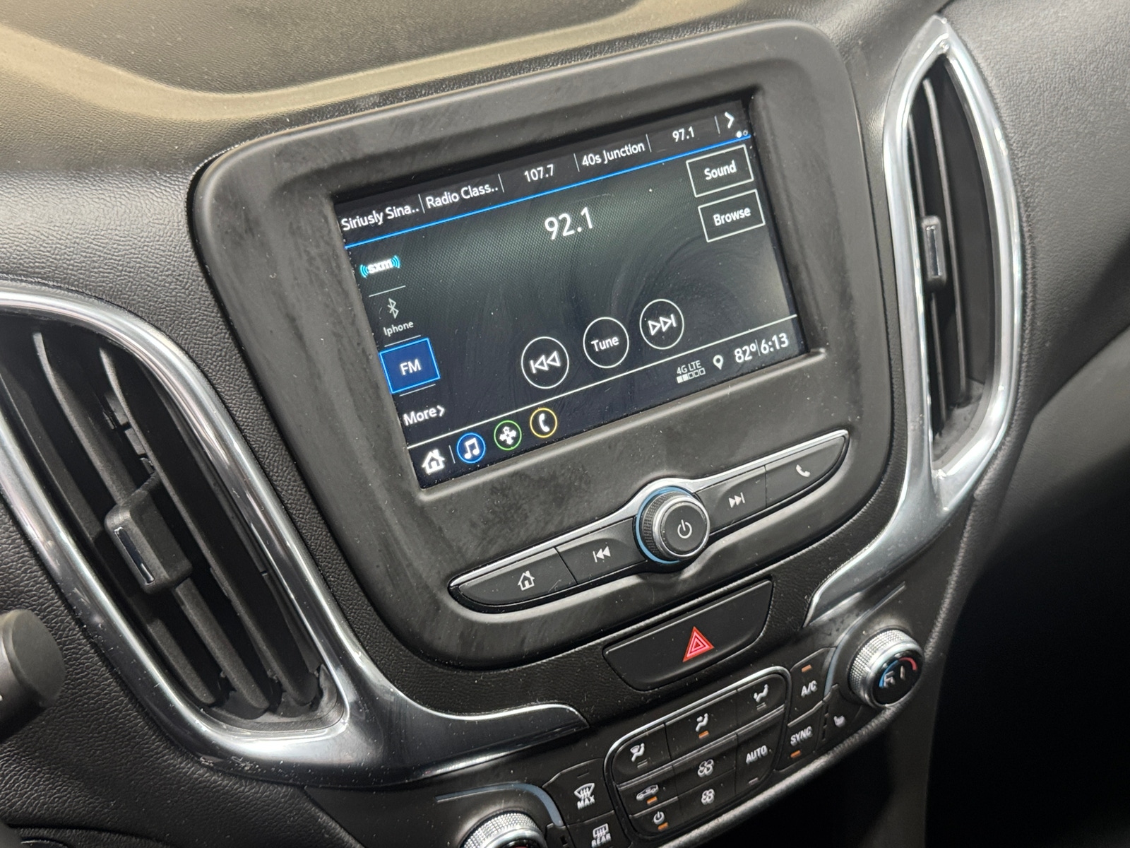 Thumbnail: 2019 Chevrolet Equinox - 4