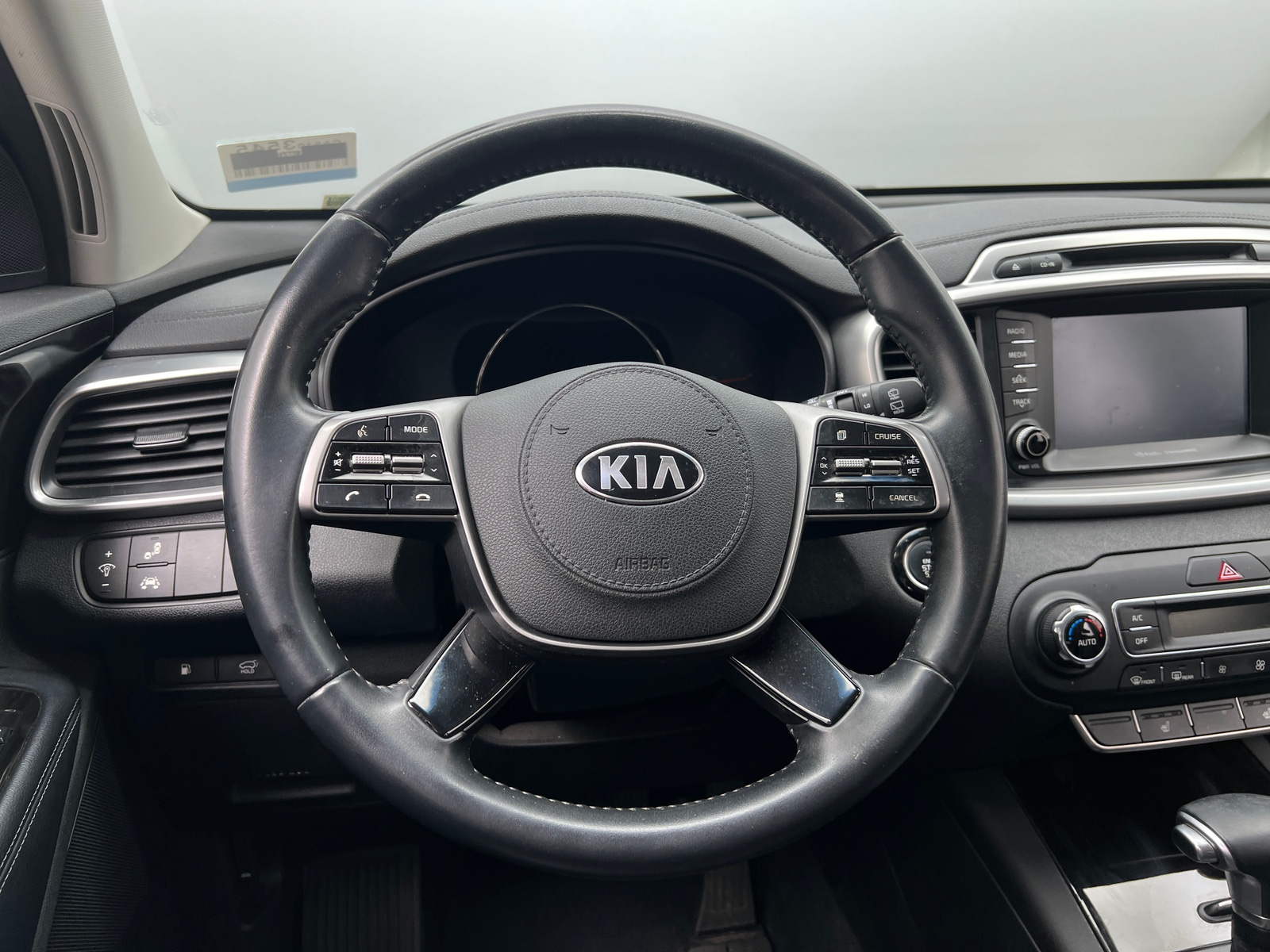 Thumbnail: 2019 Kia Sorento - 4