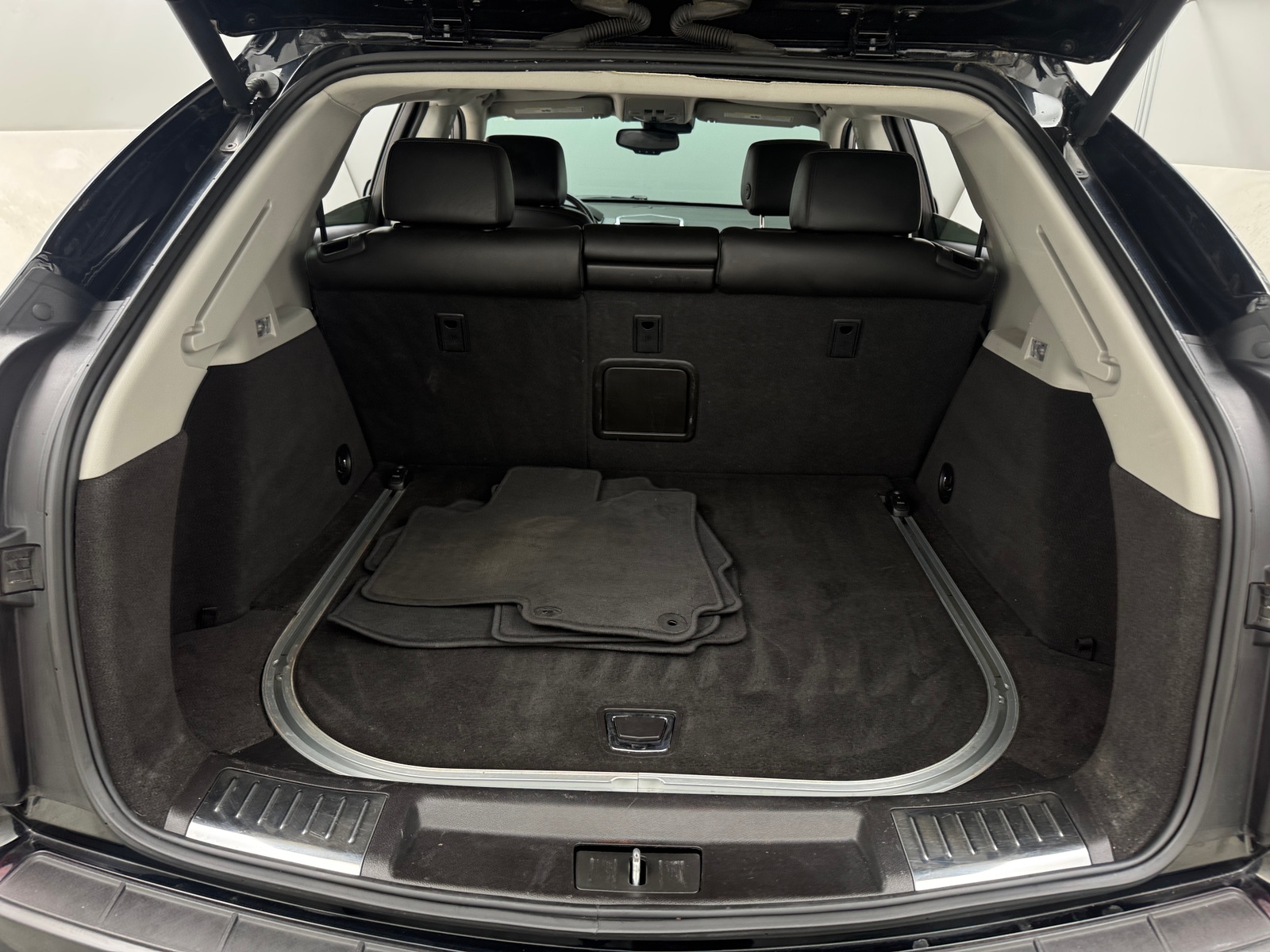 Thumbnail: 2016 Cadillac SRX - 6