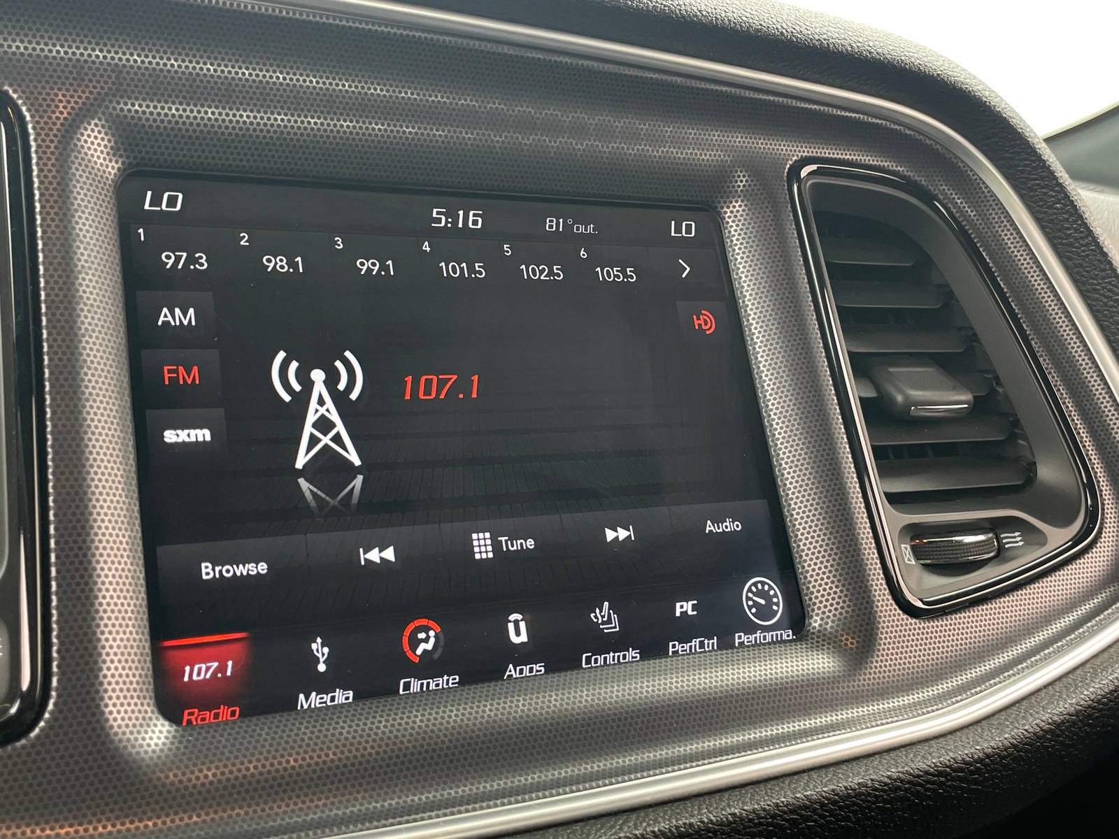 Thumbnail: 2018 Dodge Challenger - 3