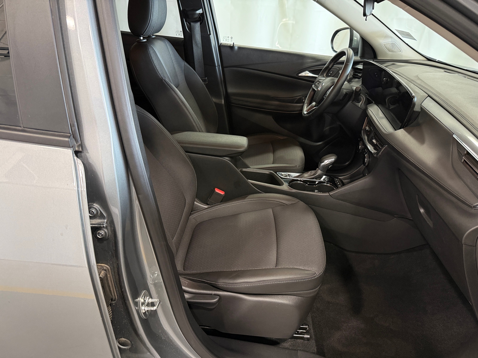 Thumbnail: 2025 Buick Encore GX - 2