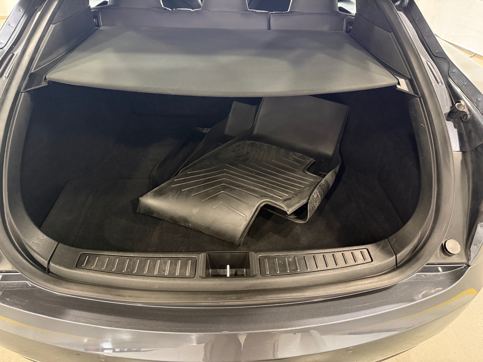 Thumbnail: 2017 Tesla Model S - 5