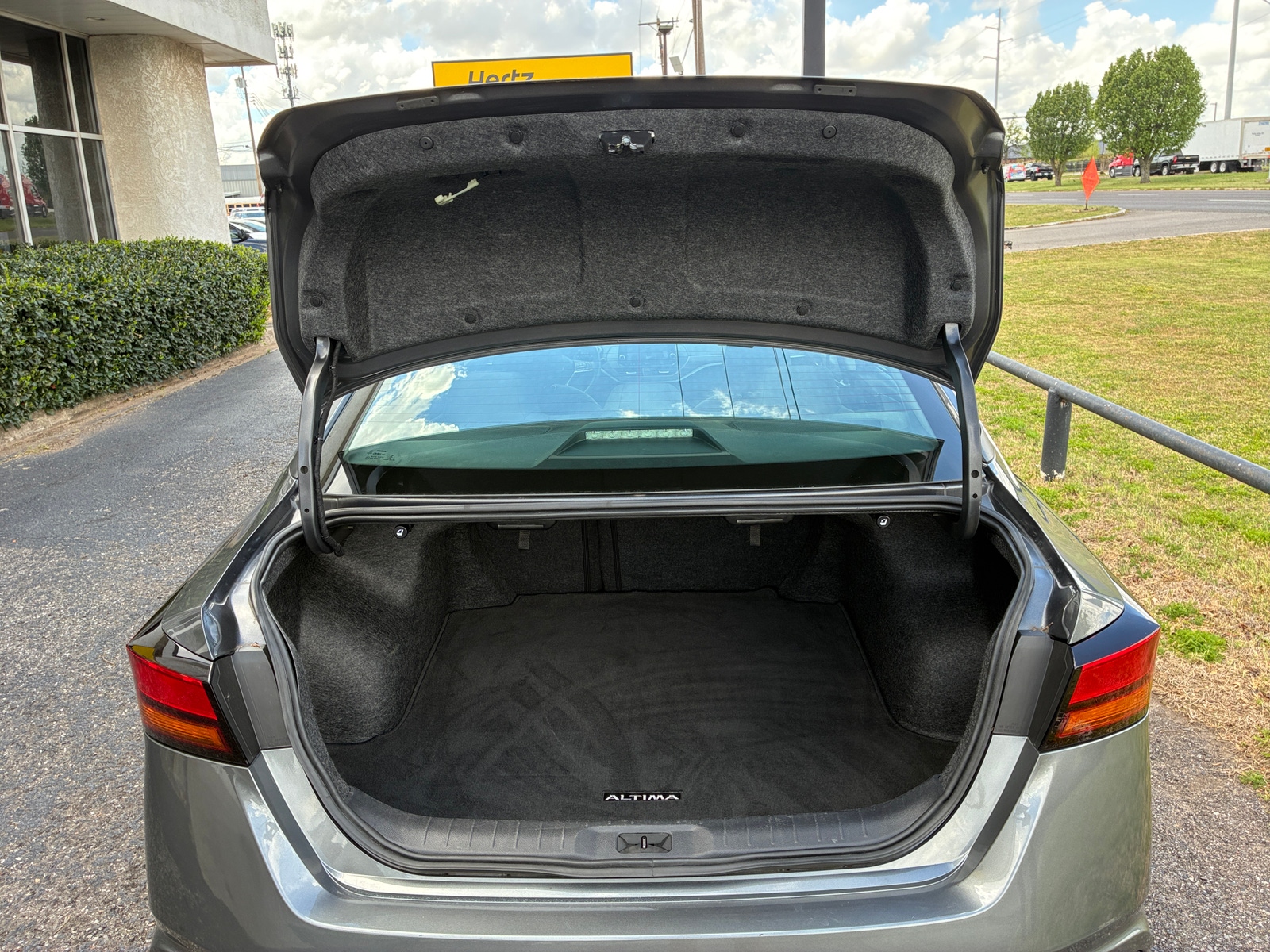 Thumbnail: 2025 Nissan Altima - 6