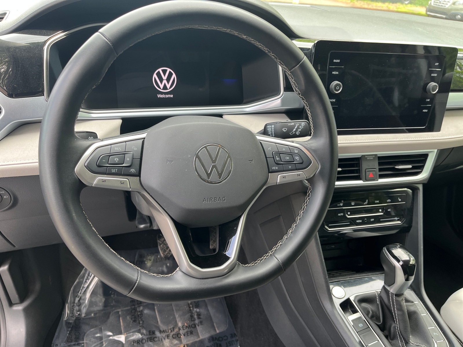 Thumbnail: 2025 Volkswagen Taos - 5