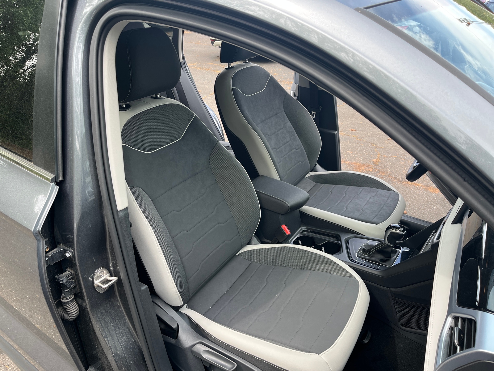 Thumbnail: 2025 Volkswagen Taos - 2