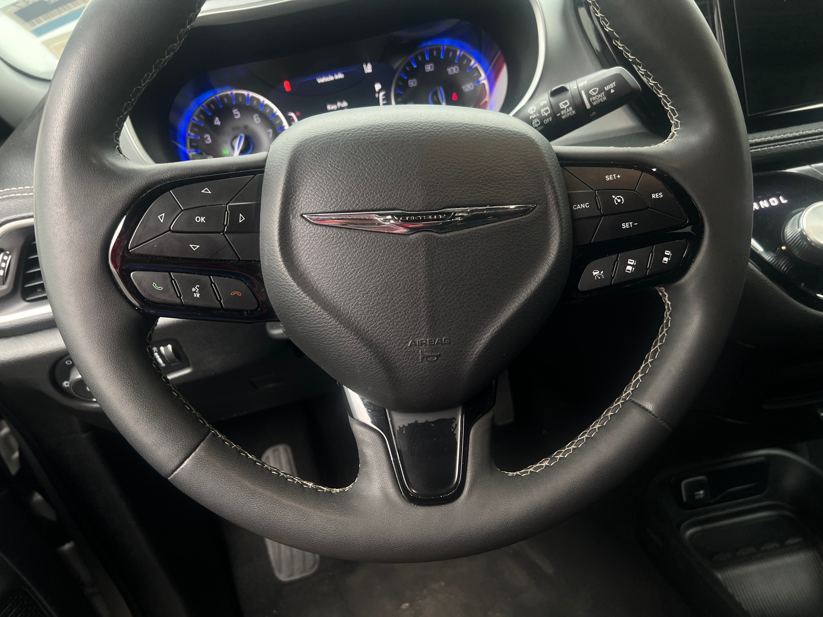 Thumbnail: 2024 Chrysler Pacifica - 5