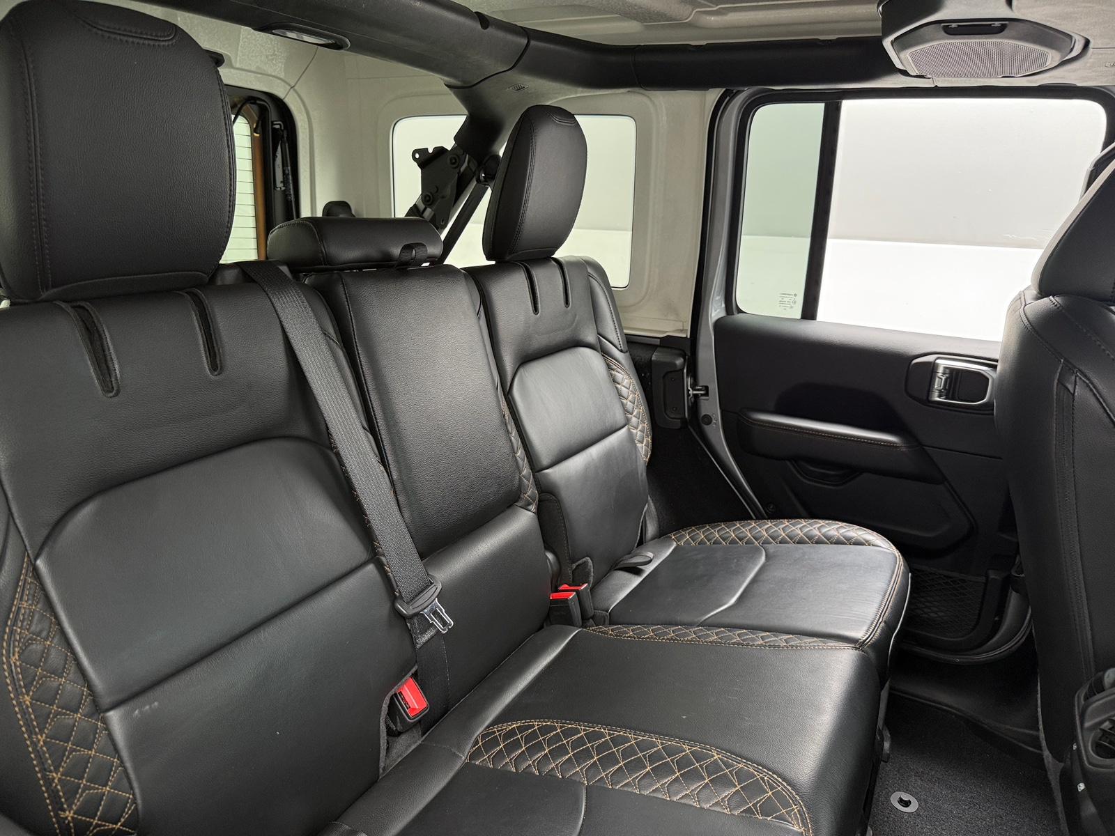 Thumbnail: 2021 Jeep Wrangler - 6