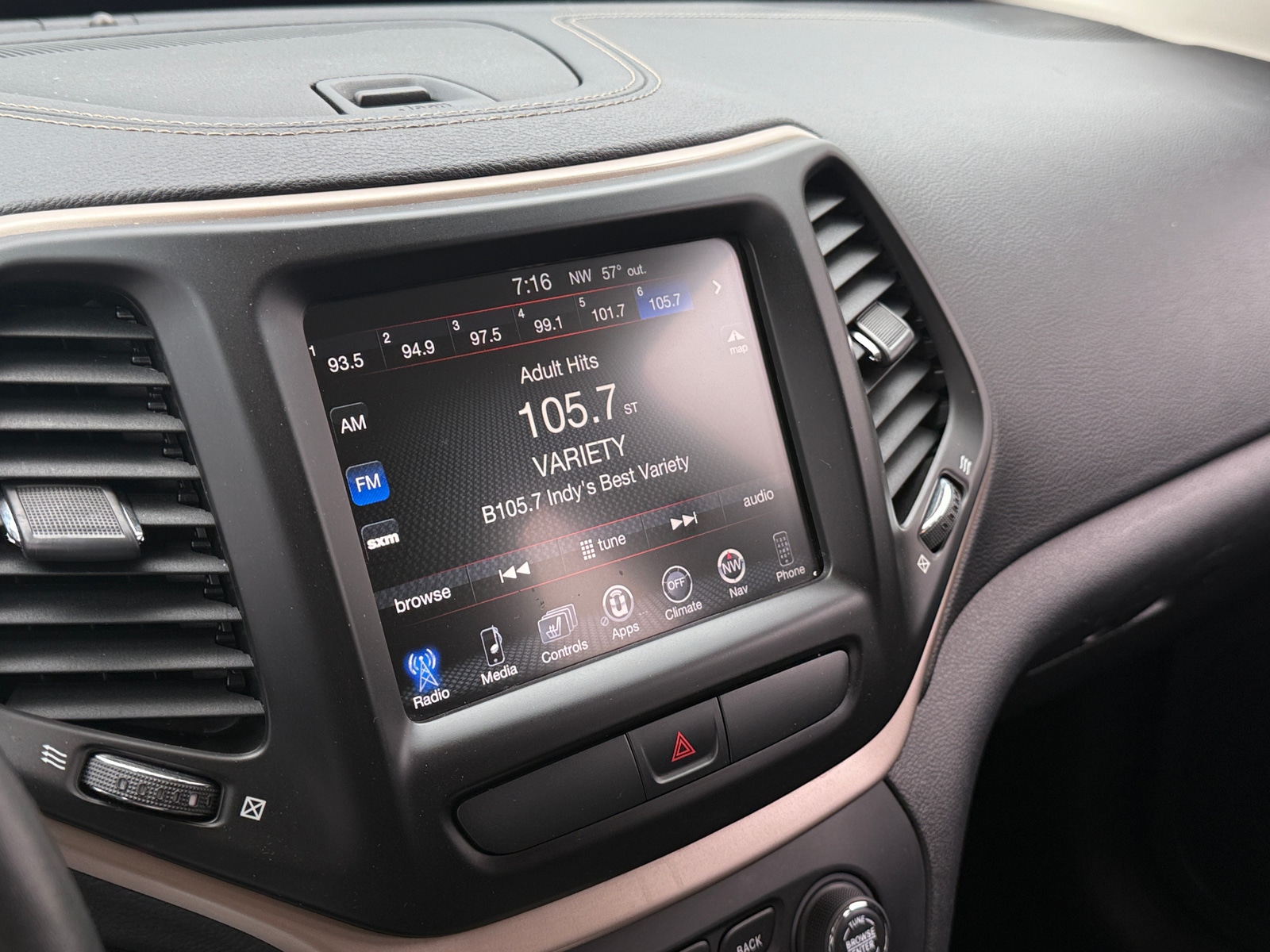 Thumbnail: 2016 Jeep Cherokee - 3