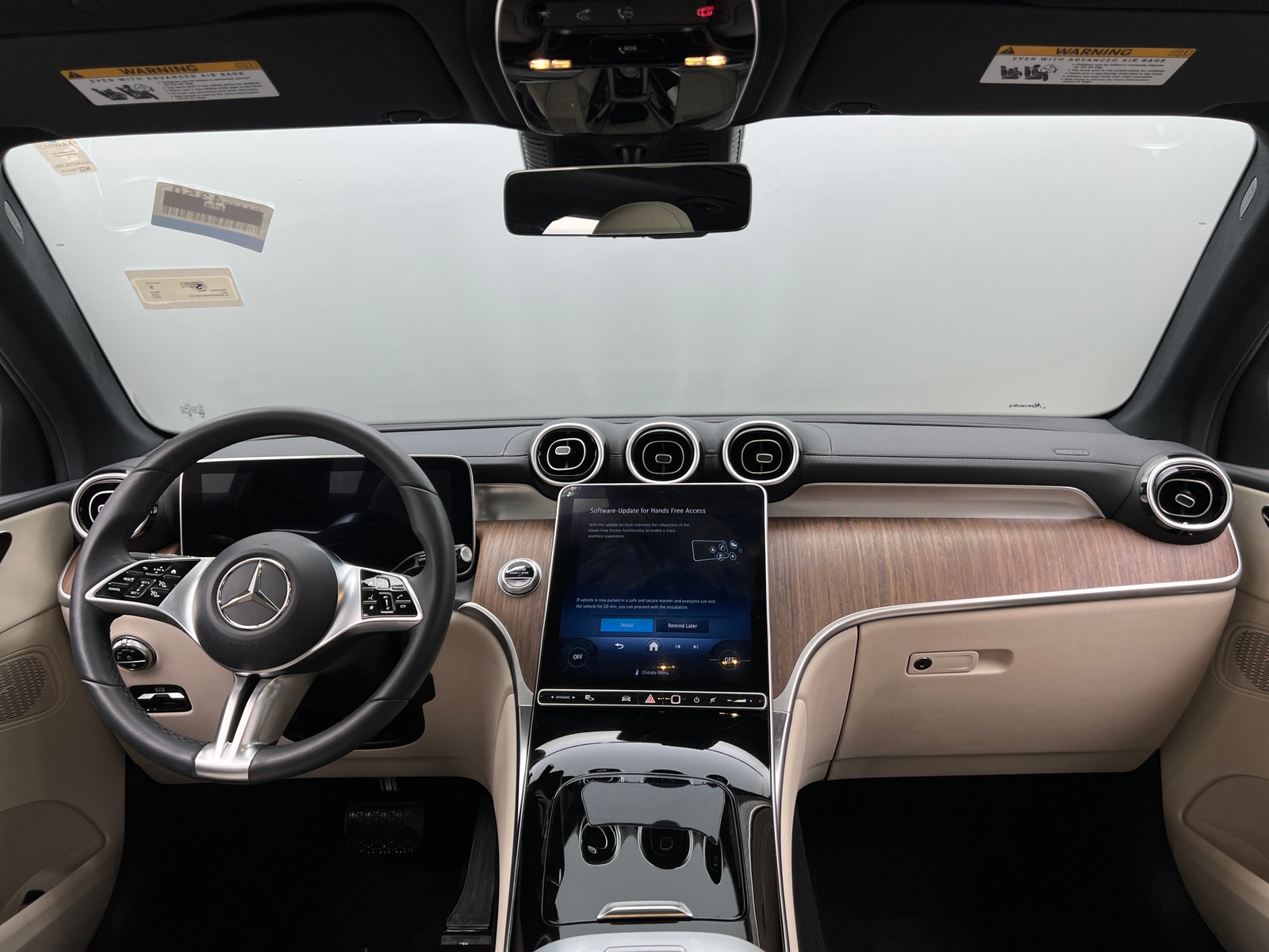 Thumbnail: 2024 Mercedes-Benz GLC - 2