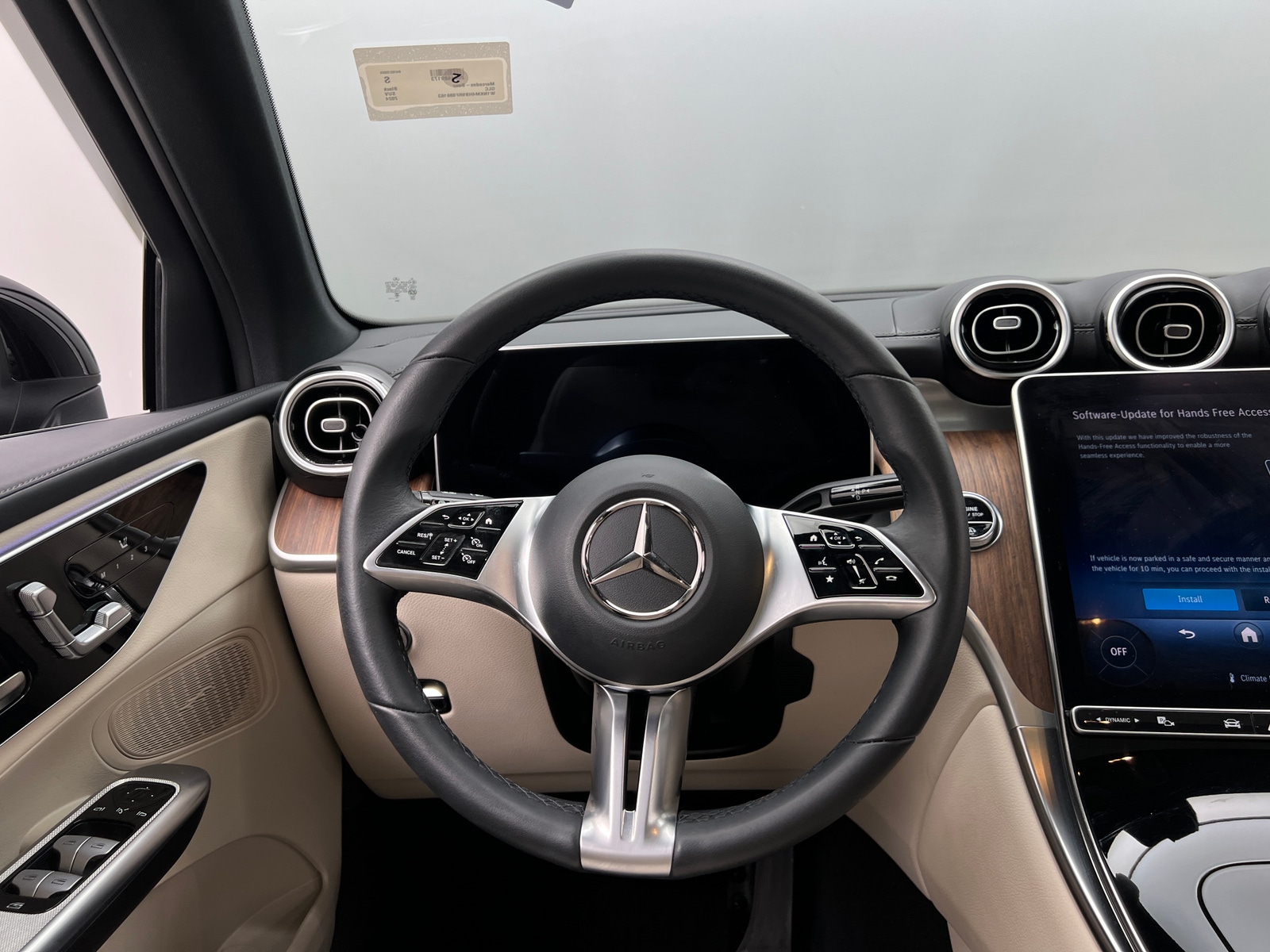 Thumbnail: 2024 Mercedes-Benz GLC - 4