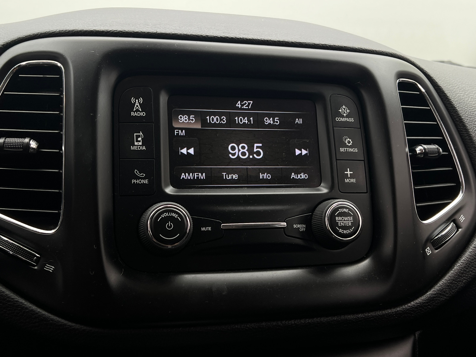 Thumbnail: 2018 Jeep Compass - 4