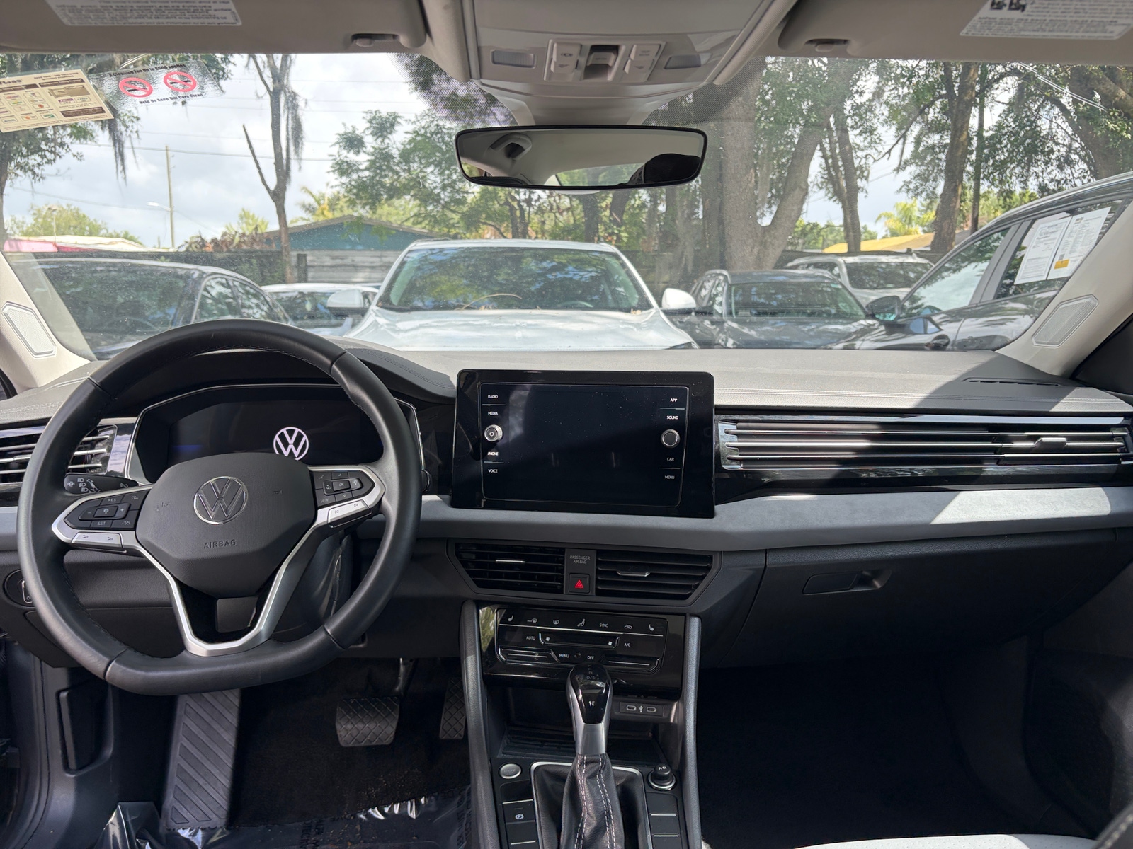 Thumbnail: 2025 Volkswagen Jetta - 3