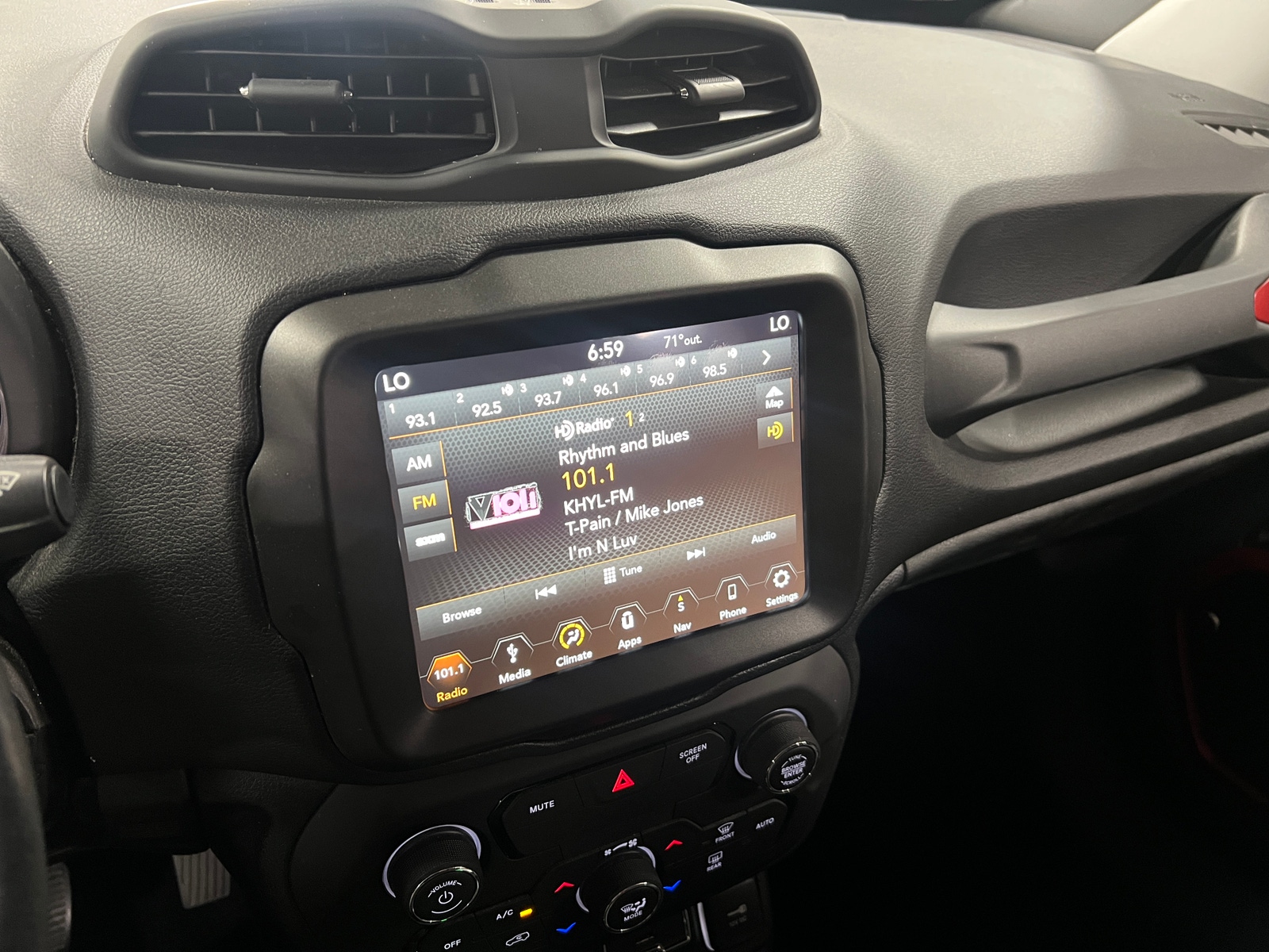 Thumbnail: 2019 Jeep Renegade - 4