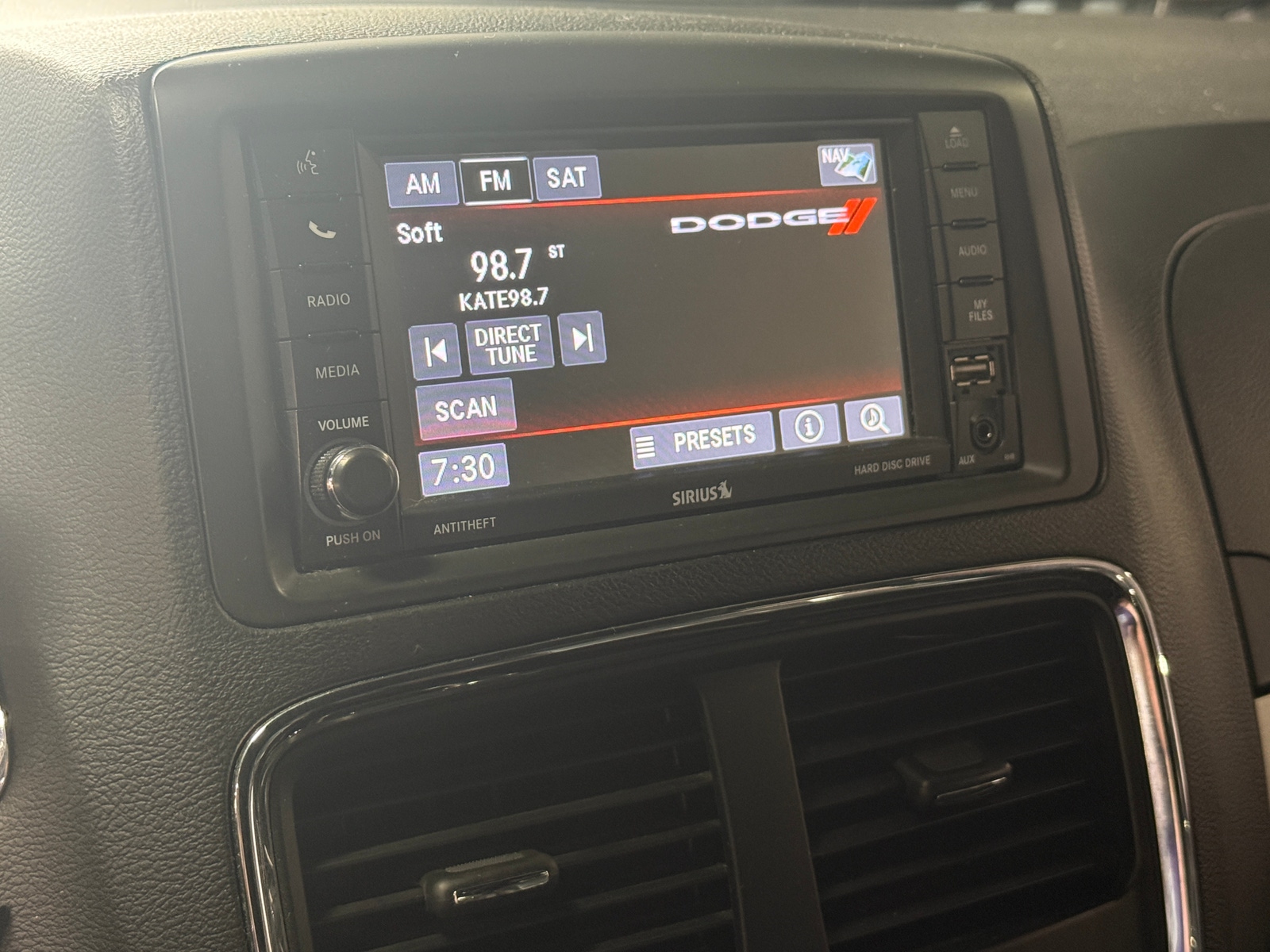 Thumbnail: 2019 Dodge Grand Caravan - 3