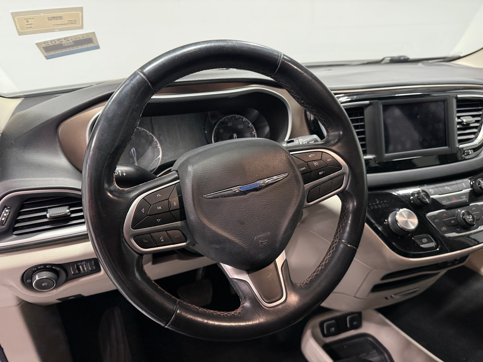 Thumbnail: 2018 Chrysler Pacifica - 4