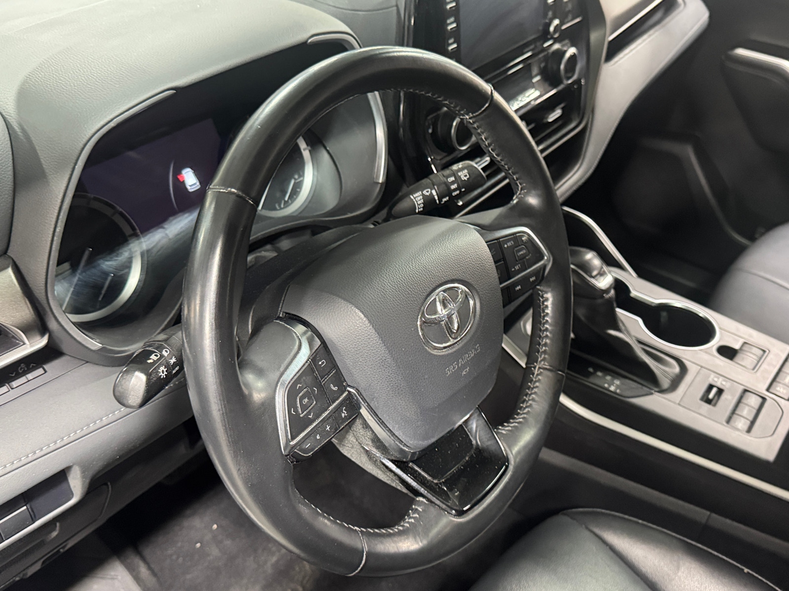 Thumbnail: 2021 Toyota Highlander - 4