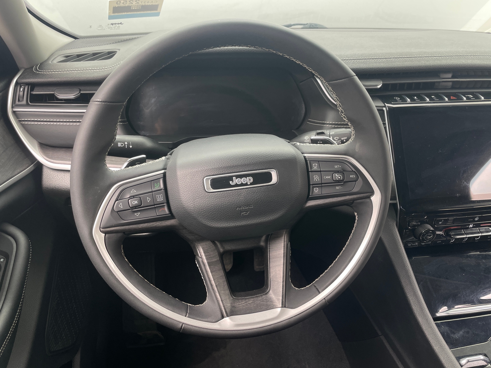 Thumbnail: 2023 Jeep Grand Cherokee - 4