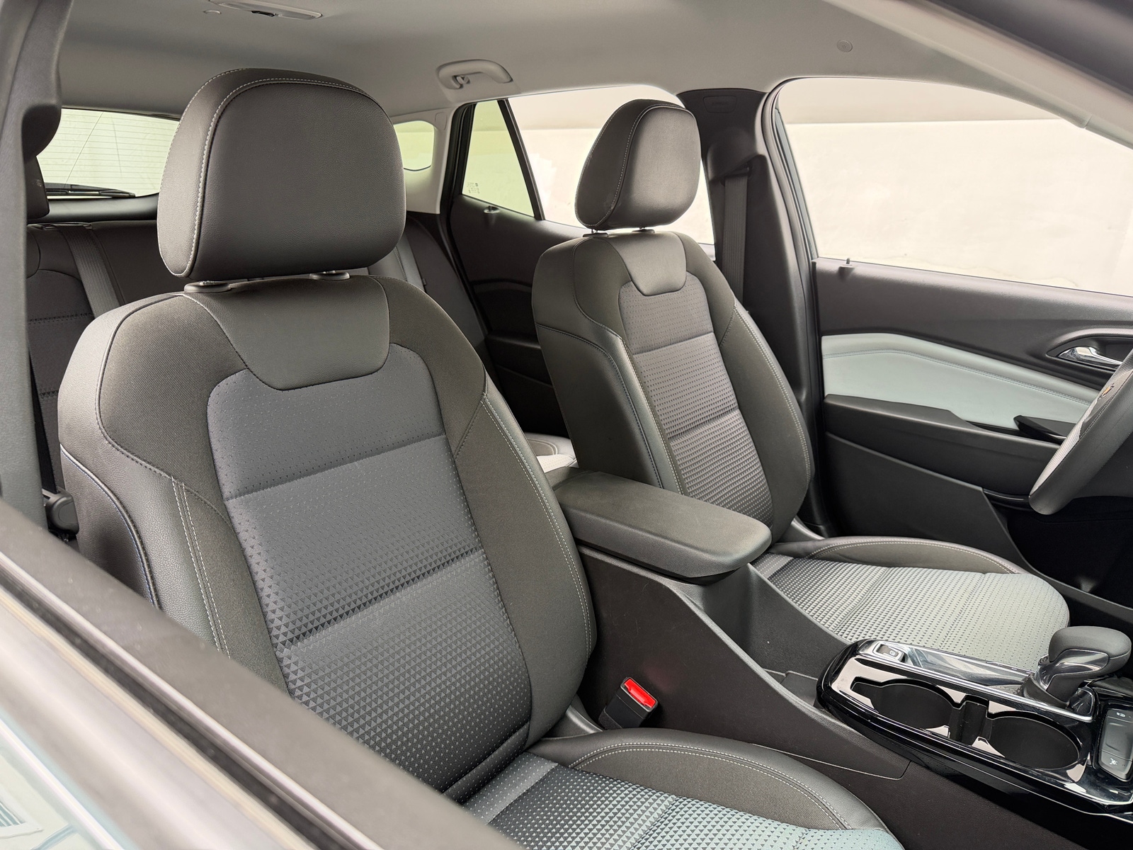 Thumbnail: 2025 Chevrolet Trax - 2