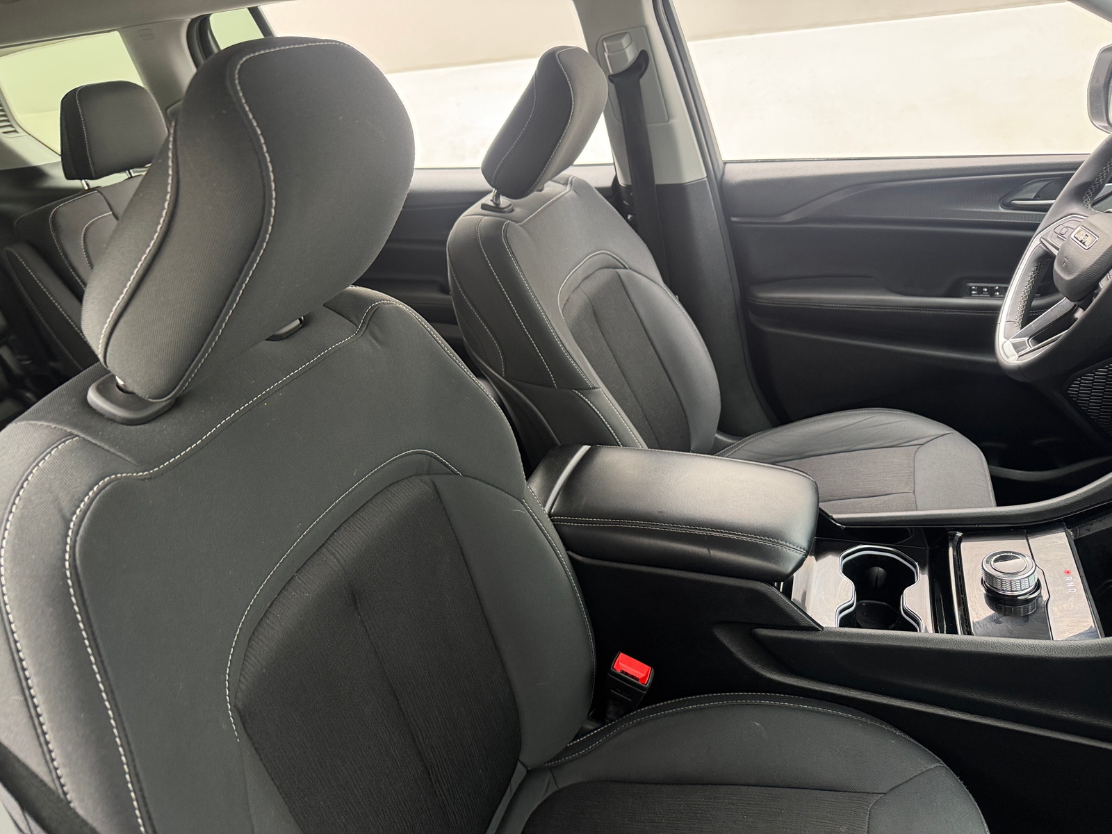 Thumbnail: 2023 Jeep Grand Cherokee L - 2