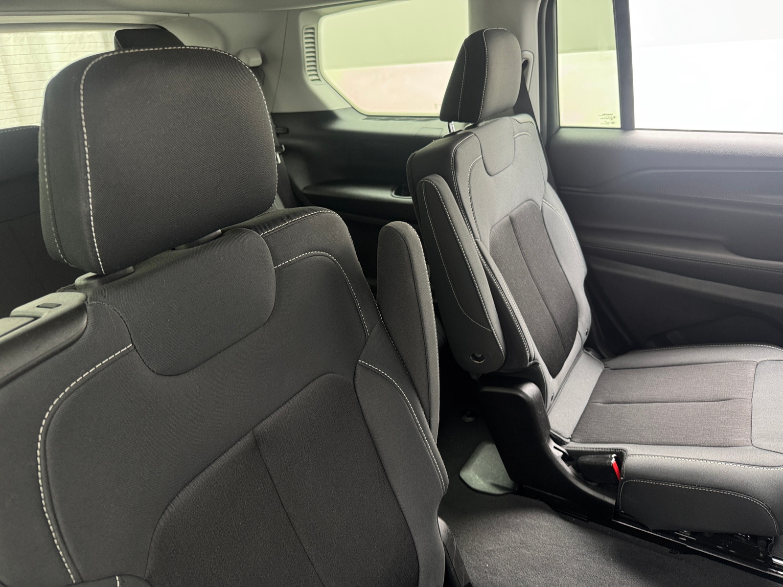 Thumbnail: 2023 Jeep Grand Cherokee L - 6