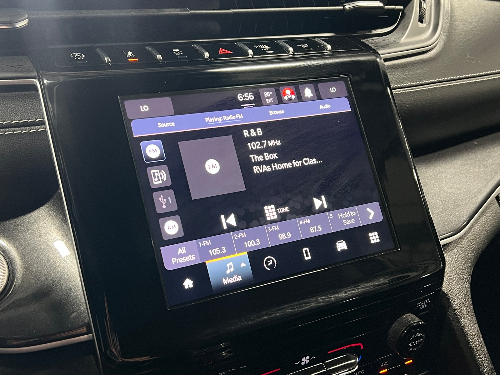 Thumbnail: 2023 Jeep Grand Cherokee L - 4