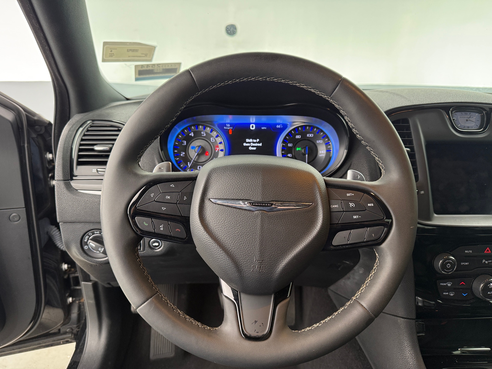 Thumbnail: 2023 Chrysler 300 - 4