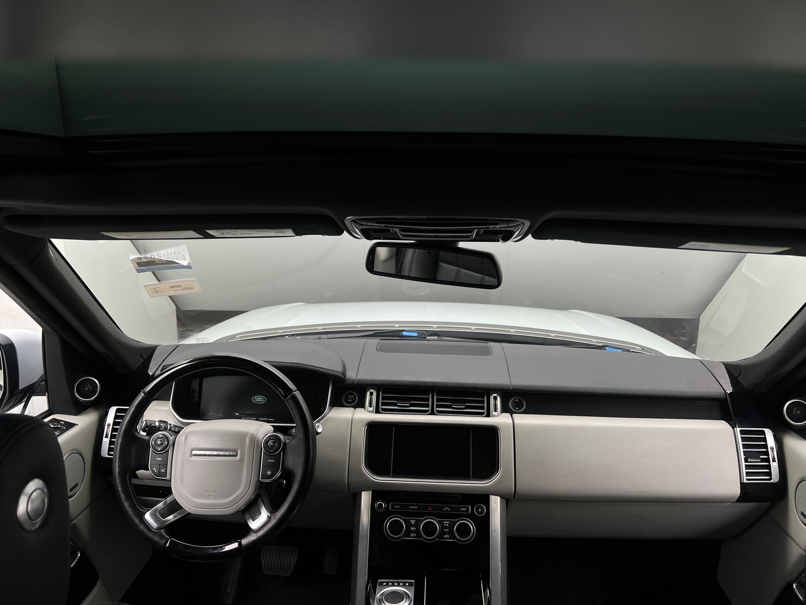 Thumbnail: 2016 Land Rover Range Rover - 2