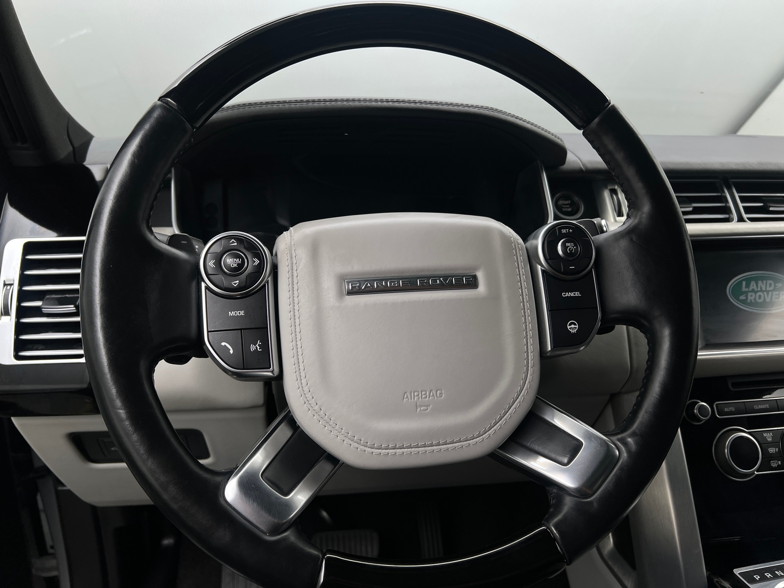 Thumbnail: 2016 Land Rover Range Rover - 4