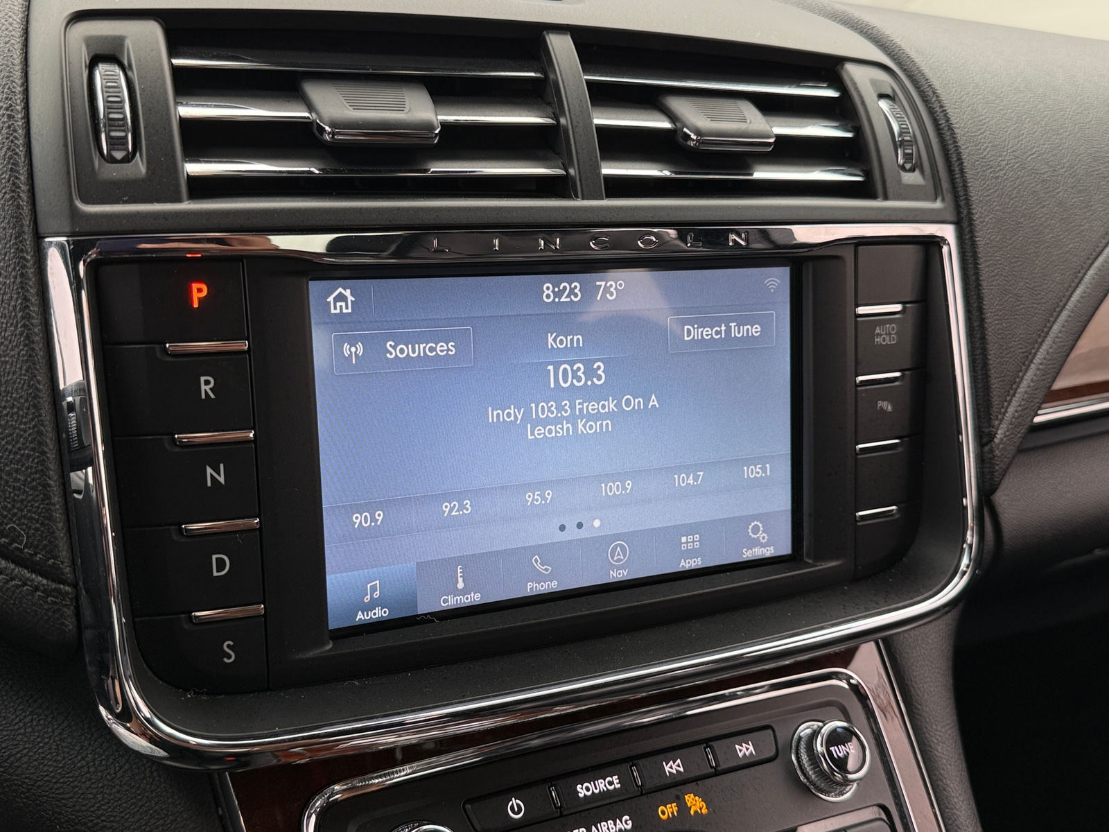 Thumbnail: 2019 Lincoln Continental - 3