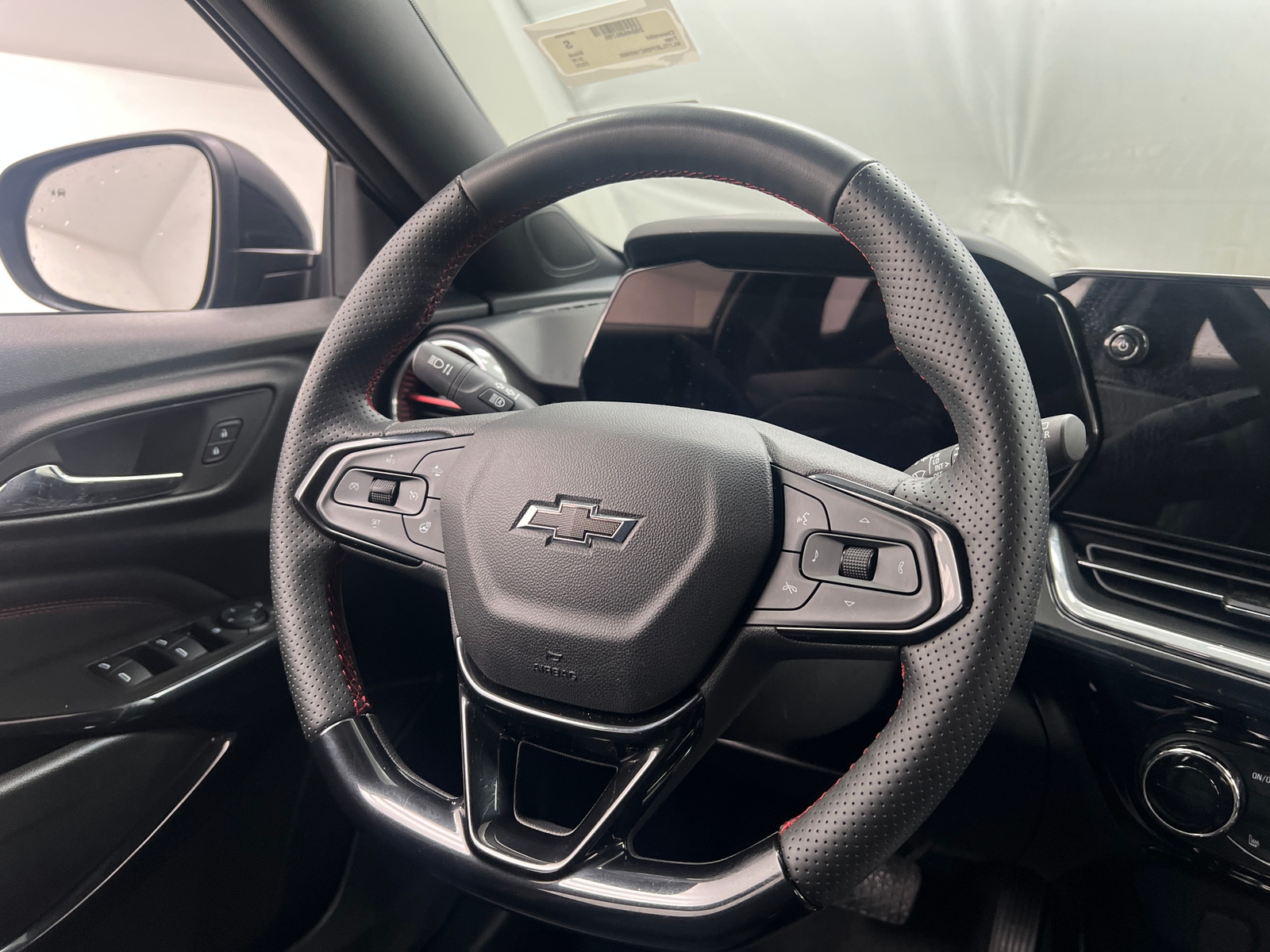 Thumbnail: 2025 Chevrolet Trax - 4