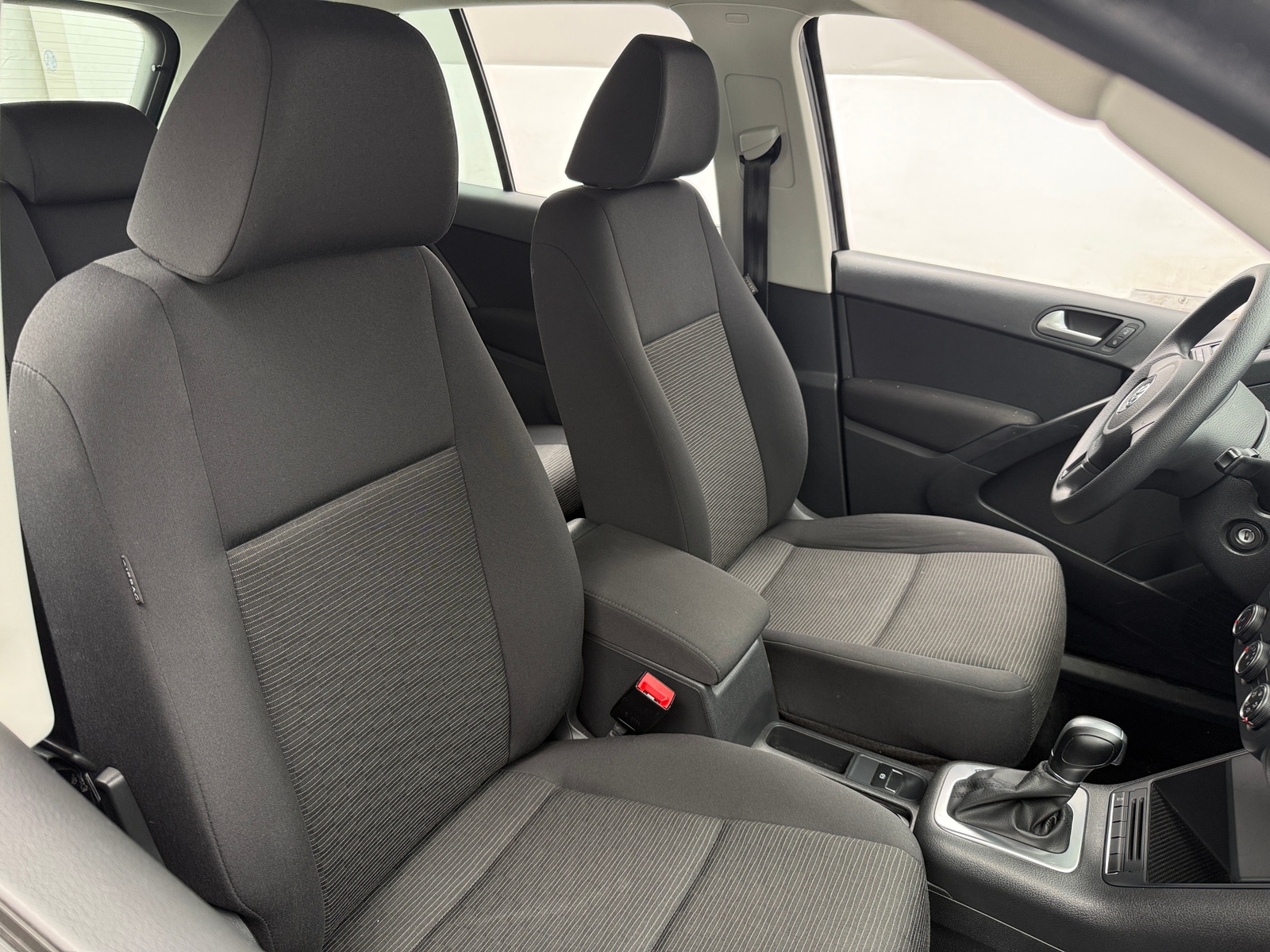 Thumbnail: 2017 Volkswagen Tiguan - 2